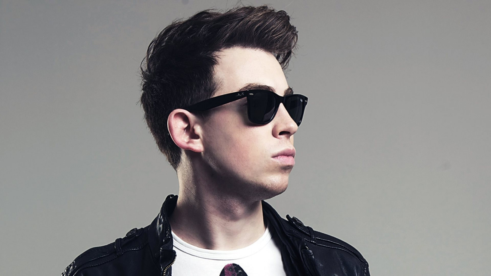 Černá, model, portrét, sluneční brýle, brýle, hudba, zpěvák, móda, vlasy, knír, DJ, zpěv, Hardwell, chladný, krása, vousy, účes, 1920x1080 px, focení, vision care, vousy, brýlí