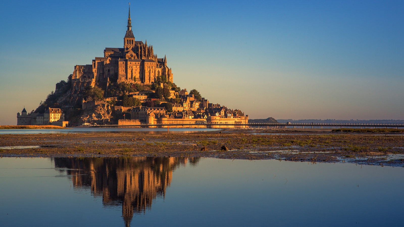 Wallpaper : high tide, clear sky, Mont Saint Michel Bay, France, bay