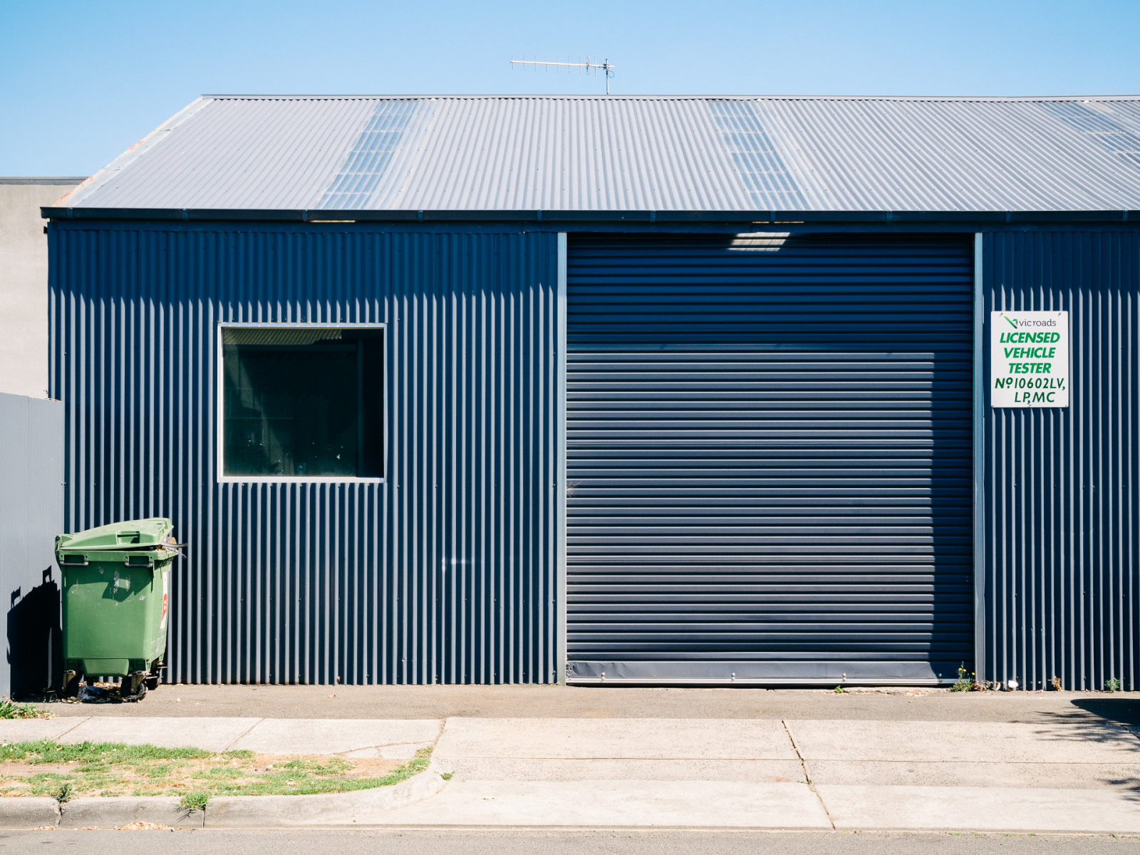 Wallpaper door, city, urban, window, sign, dumpster, Garage, Australia, Victoria, bin, doorway