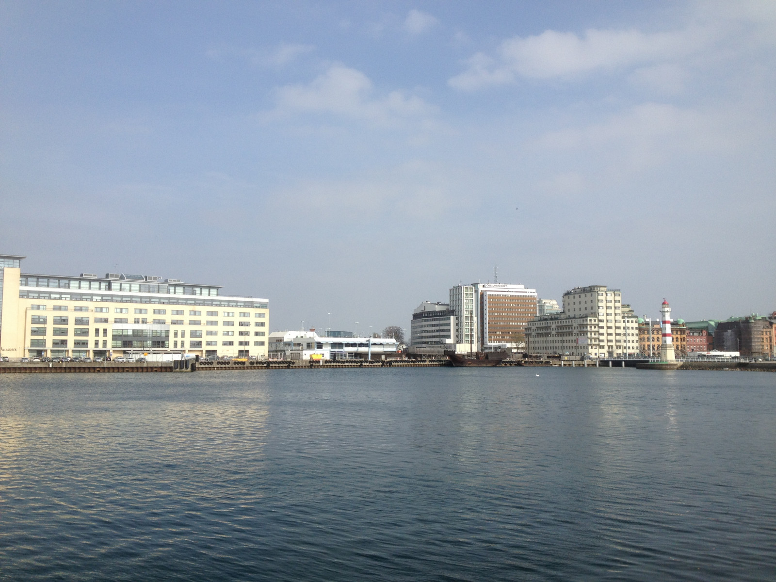 mare, città, paesaggio urbano, baia, veicolo, orizzonte, grattacielo, fiume, porto, orizzonte, bacino, traghetto, Marina, centro, Malmo, porta, corso d'acqua, insediamento umano, palazzone, nave passeggeri