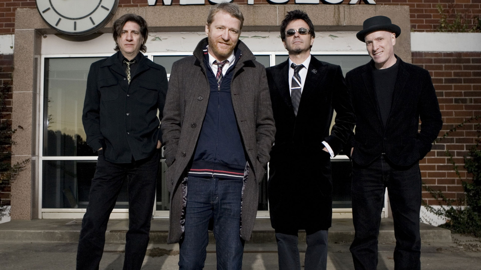 auto, budova, Gentleman, Dům, bunda, kapela, dveře, jednotný, Blejzr, smoking, limuzína, oblek, kabát, svrchní oděvy, formální oblečení, sušenka, kancelářský pracovník, Salaryman