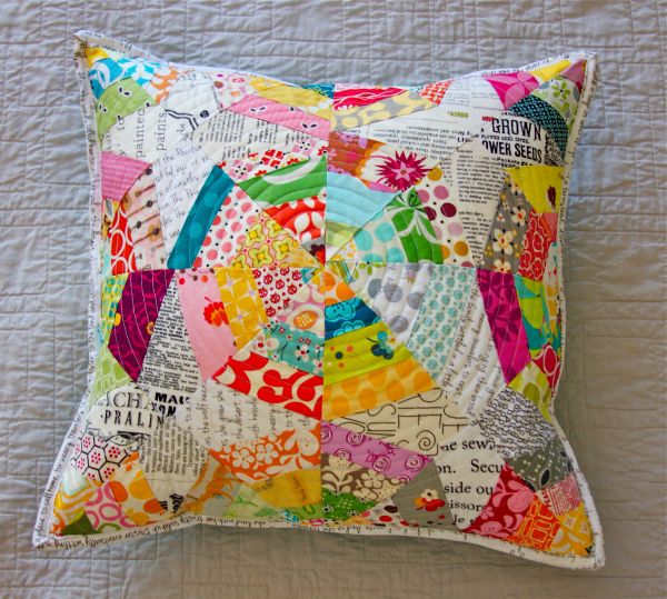 pute,quiltedpillow,spiderwebblock,pillowtalkswap,textprint,spiderwebpillow