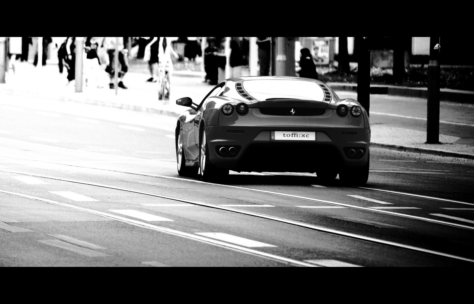 bílý, Černá, černobílý, ulice, auto, odraz, vozidlo, silnice, fotografování, sportovní auto, kupé, řidičský, výkon auta, limuzína, kolo, fotografie, okraj, superauto, ferrarif430, počítač tapeta, Černý a bílý, monochromatické fotografování, pozemní vozidla, automobilového designu, automobilový exteriér, závodní auto, luxusní vůz, motorové vozidlo, osobní luxusní automobil, městské auto, světlomet, auto part, selectivecoloring, automotive Lighting, ferrariberlin, berlinexotics, automotive wheel system