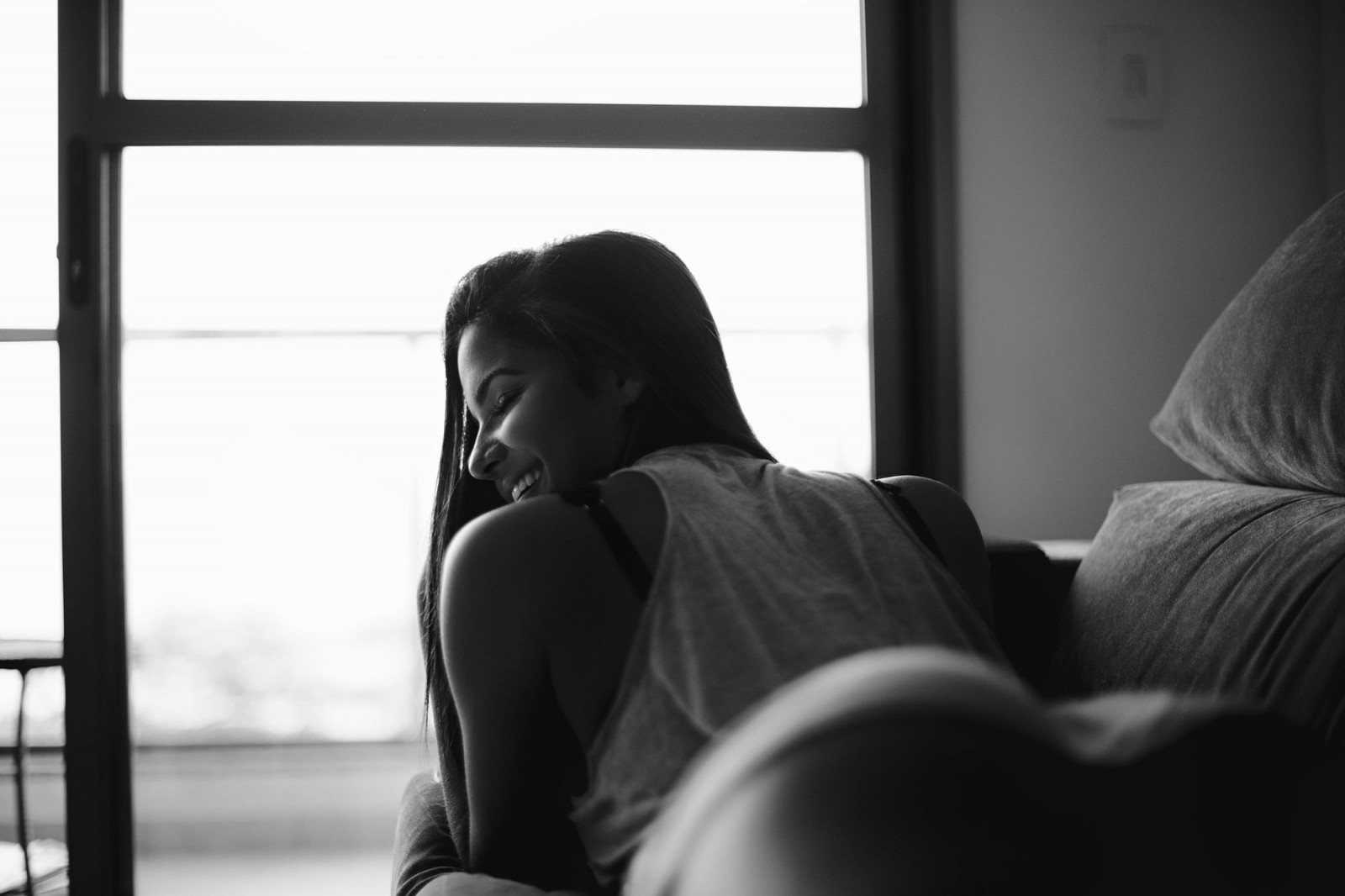 bílý, Černá, ženy, černobílý, portrét, osel, sedící, fotografování, emoce, Osoba, zdola nahoru, fotografie, konverzace, Černý a bílý, monochromatické fotografování, lidských pozice, portrétní fotografie, Film noir, interakce