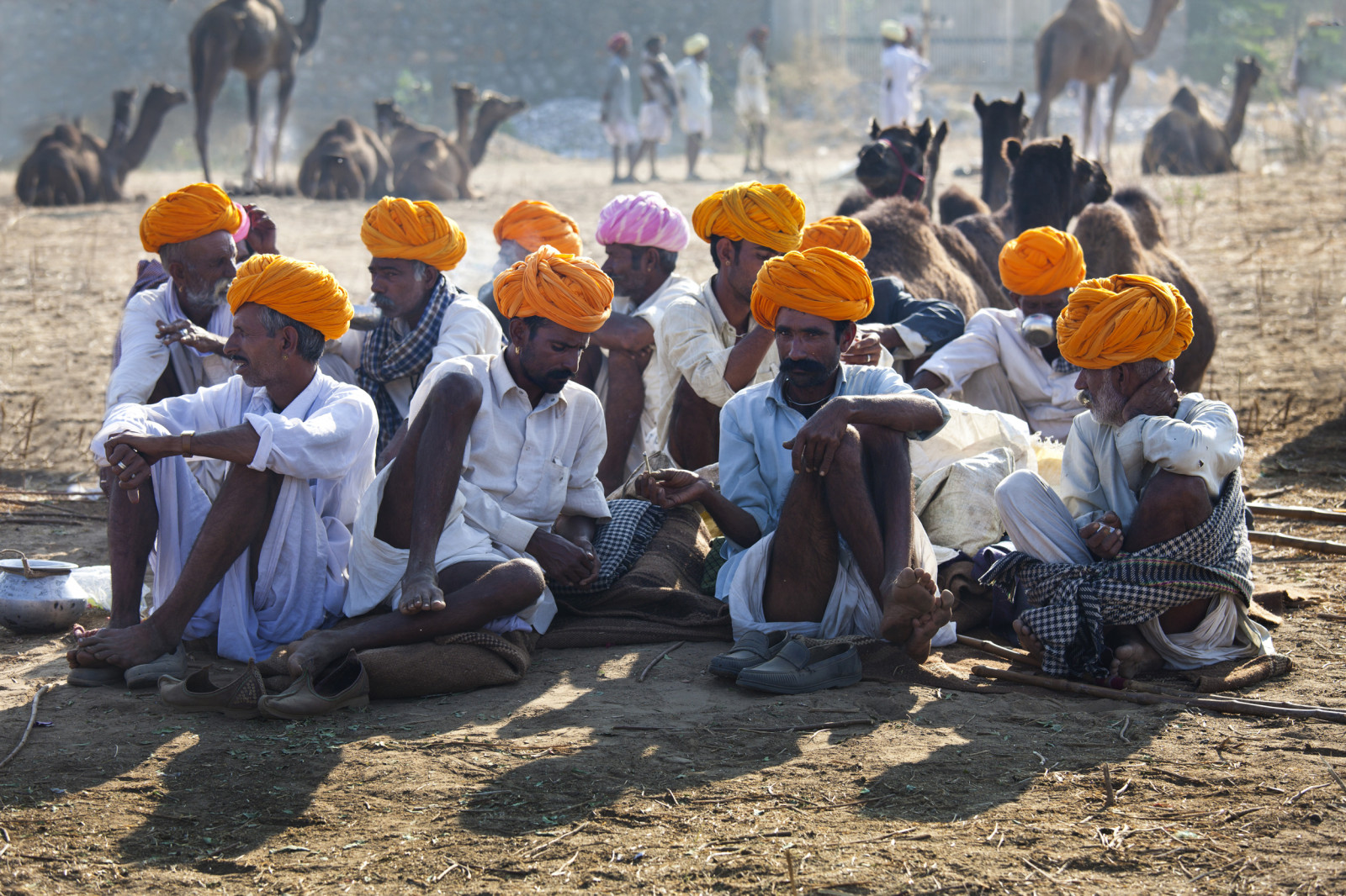 dělník, pokrývka hlavy, písek, dav, rekreace