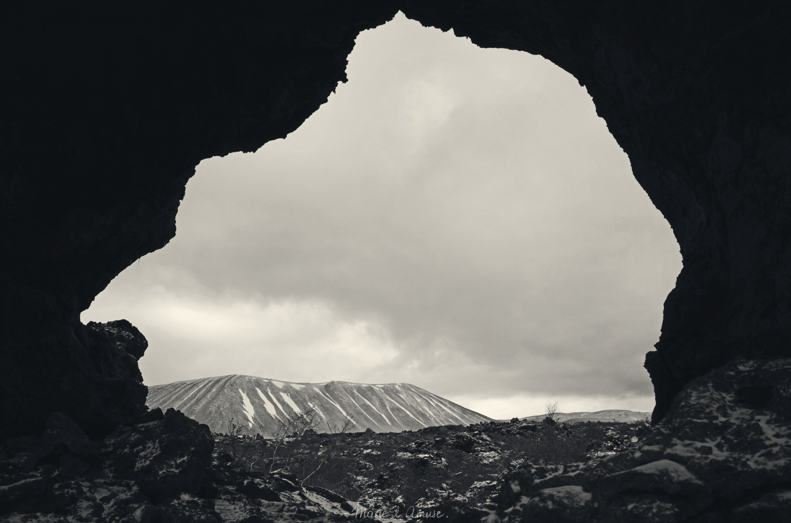 nebe, tělesné, bílý, sníh, Černá, hrad, Příroda, černobílý, Skála, mraky, temný, krajina, ostrov, sopka, láva, Island, úžasný, Nikon, Noir, otvor, nb, ciel, jeskyně, neige, Skandinávie, severní, mraky, paysage, blanc, rocher, nord, zámky, Trou, grotte, Islande, umývat, volcan, Cratere, geologický, Dimmu, Borgir, Dimmuborgir, Vulkanismus, Scandinavie, Sombres, Vulkanismus, Geologique, D7000