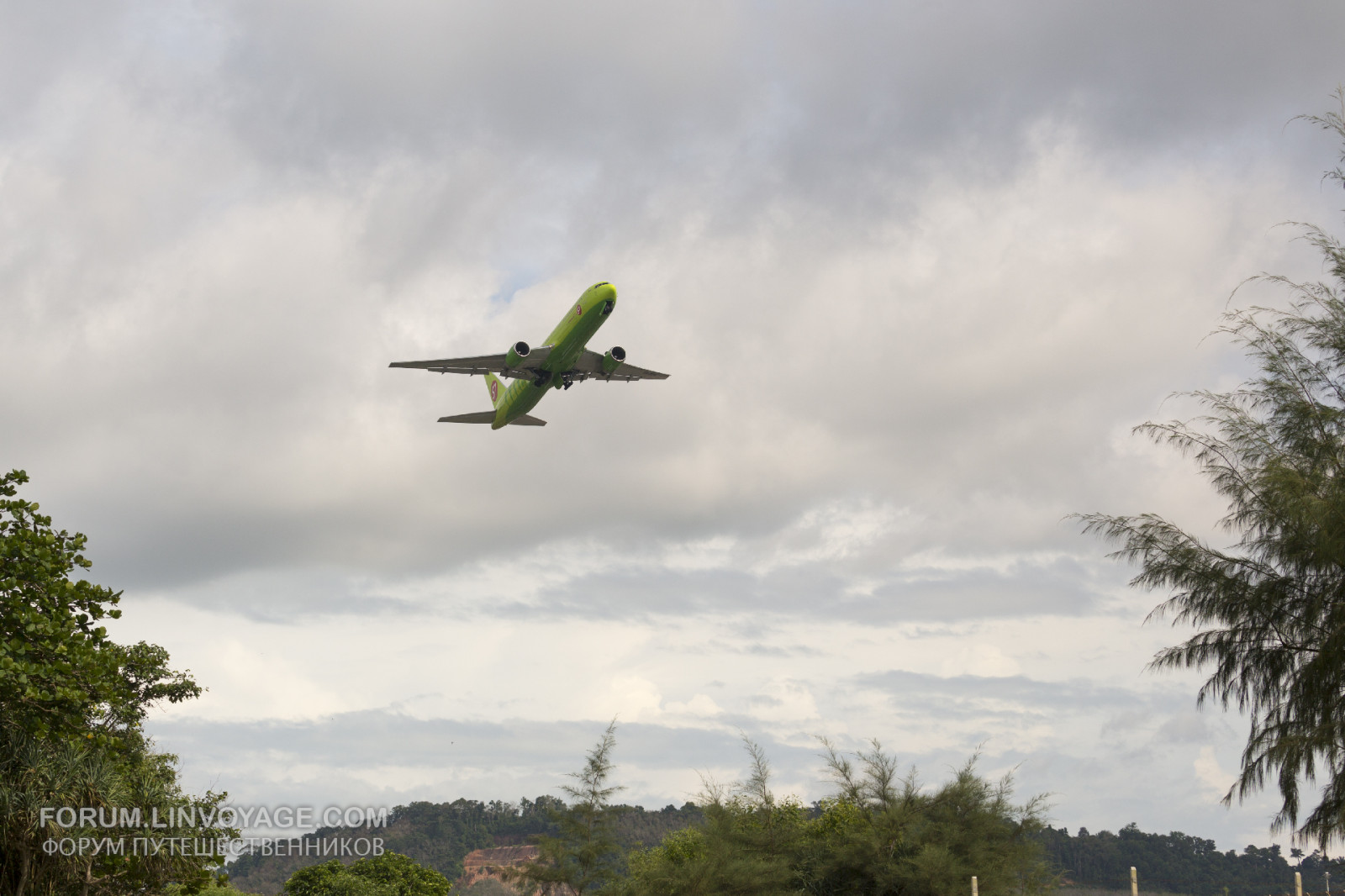 les, Asie, Příroda, Červené, nebe, vozidlo, mraky, pláž, letoun, letadlo, žlutý, modrý, Boeing, letní, Sibiř, letiště, Thajsko, Bangkok, jasný, Thai, letectvo, Airbus, Let, S7, barva, cestovat, den, hora, venkovní, letadlo, letectví, výlet, Pattaya, krabi, Samui, phuket, phuketian, špinění, proud, AirAsia, bangkokair, Atmosféra Země, dopravní letoun linkový