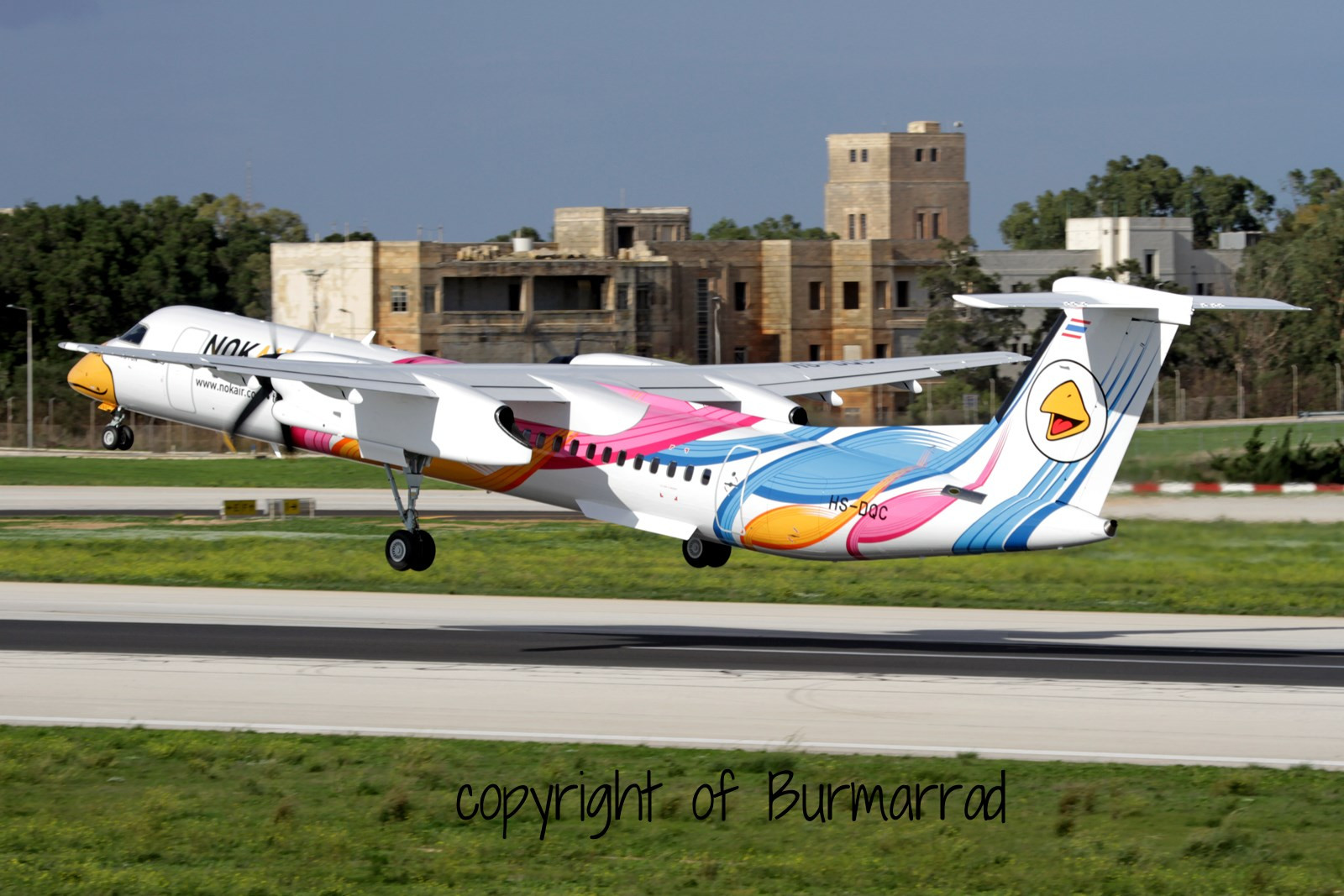 ยานพาหนะ, เครื่องบิน, อากาศยาน, อากาศ, Bombardier, กองทัพอากาศ, เที่ยวบิน, การขึ้นเครื่องบิน, การบิน, ปีก, cn, สายการบิน, บรรยากาศของโลก, เครื่องยนต์อากาศยาน, สายการบิน, เครื่องบินเบา, nok, monoplane, รีบ, ลงทะเบียน, 4479, 8q402, hsdqc