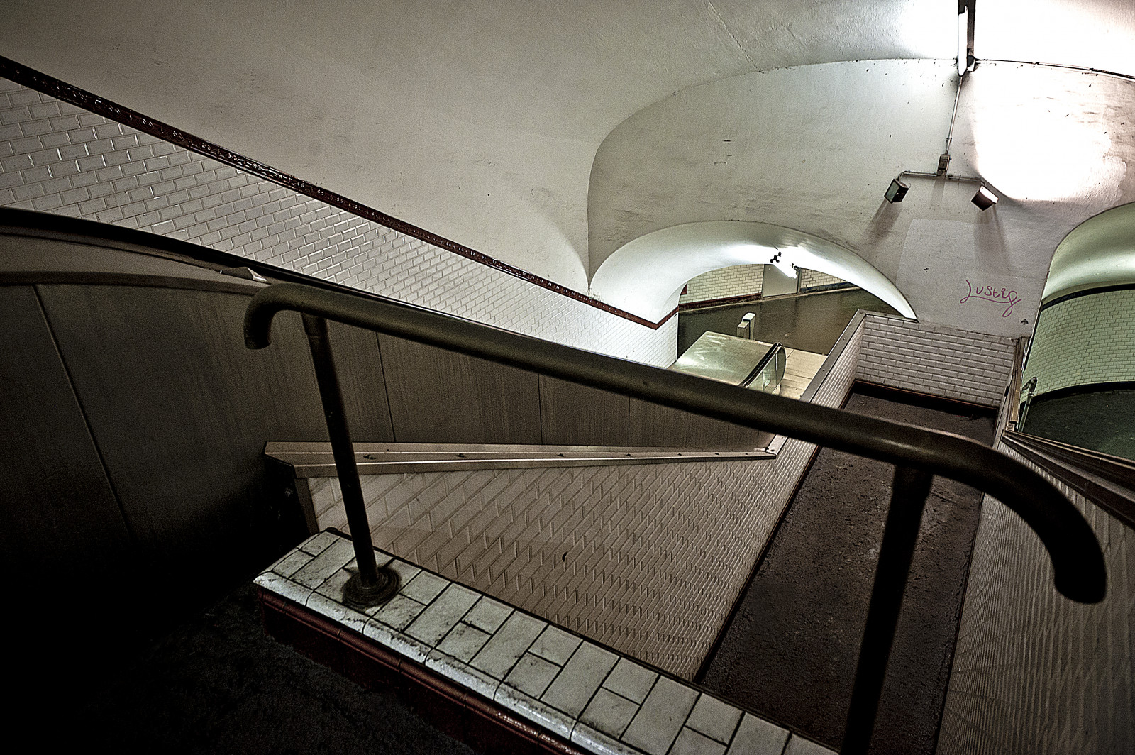 arkitektur, dagslys, vinkel, glas, offentlig transport, automotive exterior, vindue