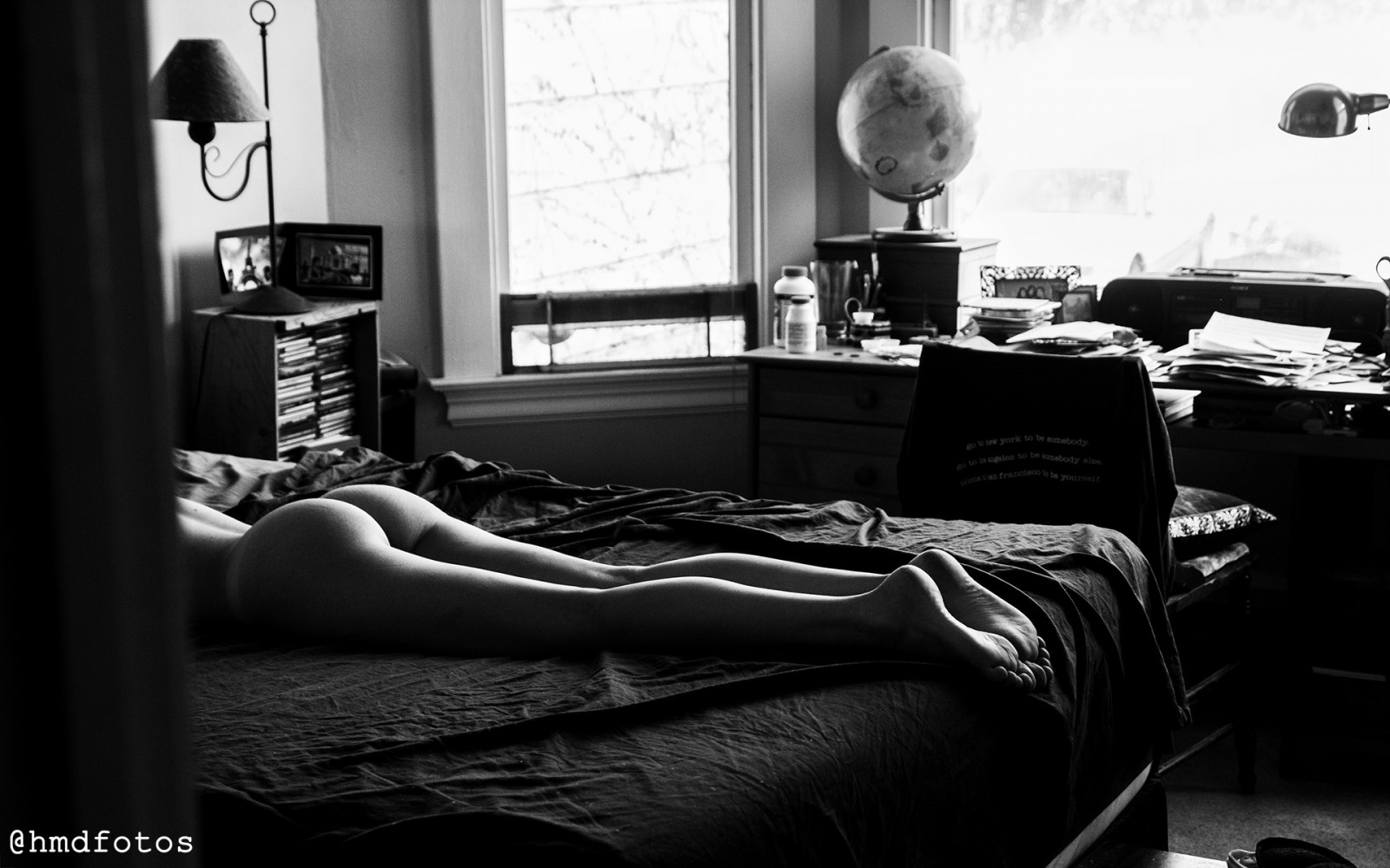 světlo, bílý, Černá, černobílý, krása, Kánon, nahý, akt, model, stíny, focení, přírodní, tajný, lodě, spodní prádlo, smyslný, řemen, polonahá, tílko, budoár, nahota, artnude, Chaos, BNW, Aditi, bodyscape, kontury, Victorias, implicitní, israelimodel, chairposes