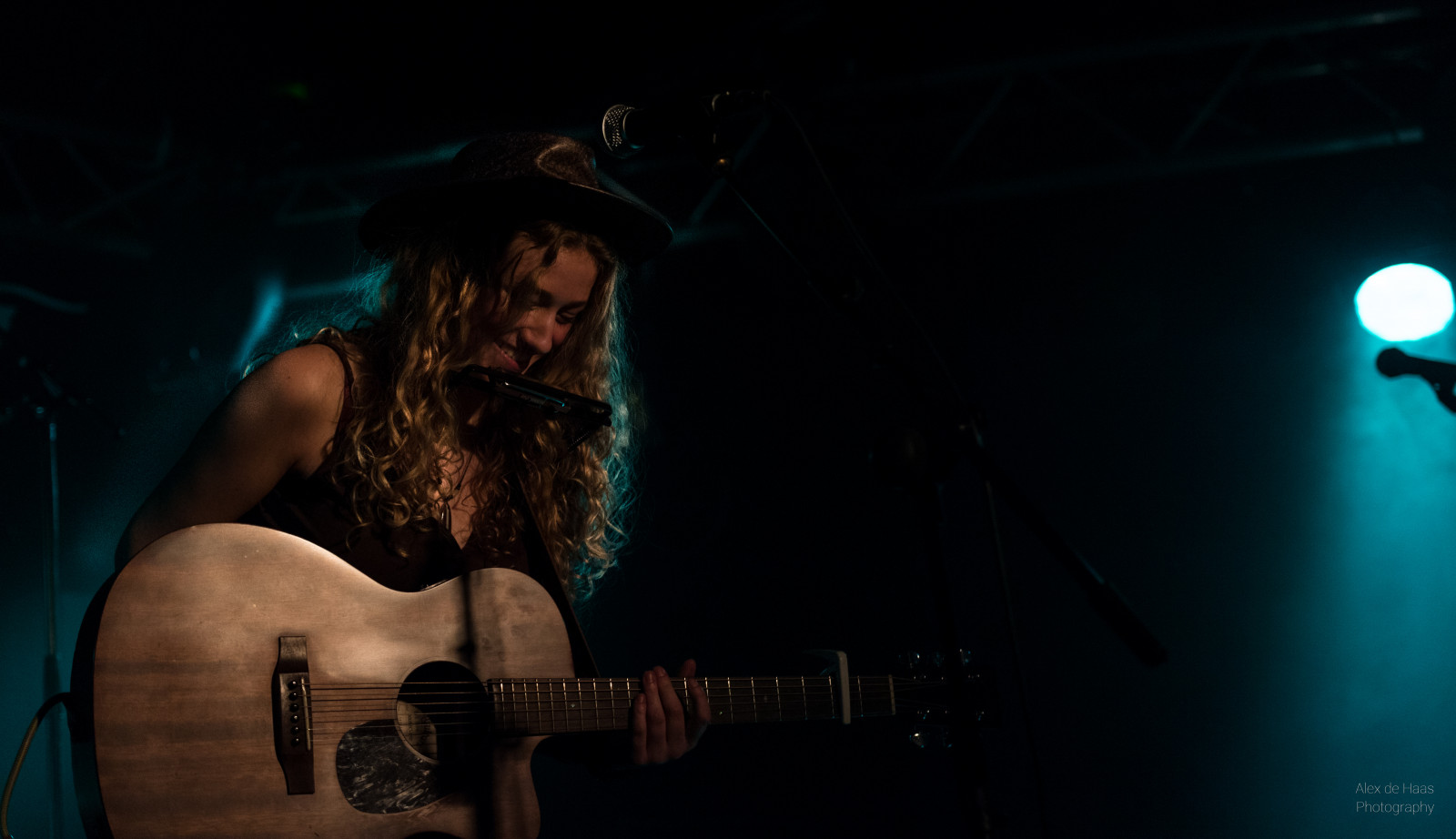 70,2 mila millimetri, d5, olandese, Heerhugowaard, jckompleks, Nederland, Nederlands, Olanda, NIKKOR, nikkor70200mm, Nikon, nikond5, Rosemarin, rosemarijn, rosemarijnstrijker, Strijker, Paesi Bassi, afscheidsconcertcrowdcontrol, dilettante, artiest, artista, gruppo musicale, cityofheerhugowaard, concerto, evenement, evento, femmina, divertimento, gebeurtenis, ragazza, chitarra, gitarist, chitarra, chitarrista, meisje, musica, musicista, Musicus, Muziek, Muzikant, Muzikanten, optreden, prestazione, plezier, podio, pop, registratie, registrazione, roccia, cantante, cantautore, assolo, compositore di canzoni, palcoscenico, vrouw, zangeres