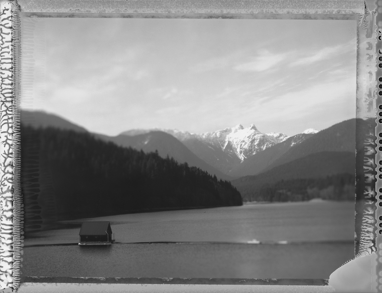 odraz, Černý a bílý, voda, monochromatické fotografování, nebe, fotografování, černobílý, jezero, jezero, hora, zima, krajina, strom, mrak