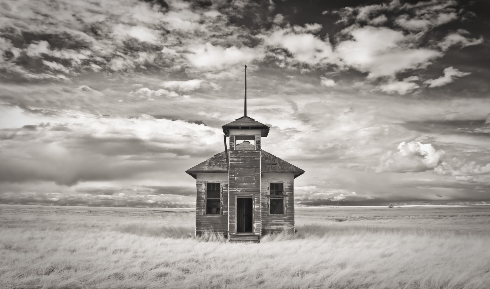 bianca, nero, monocromo, camera, abbandonato, la neve, inverno, Torre, faro, Canone, scuola, vento, decadimento, occidentale, infrarosso, Montana, nube, ovest, uno, tempo metereologico, bw, ir, tonica, dimenticato, 50d, prateria, fenomeno atmosferico, bianco e nero, fotografia in bianco e nero, burnham, havre, hiline