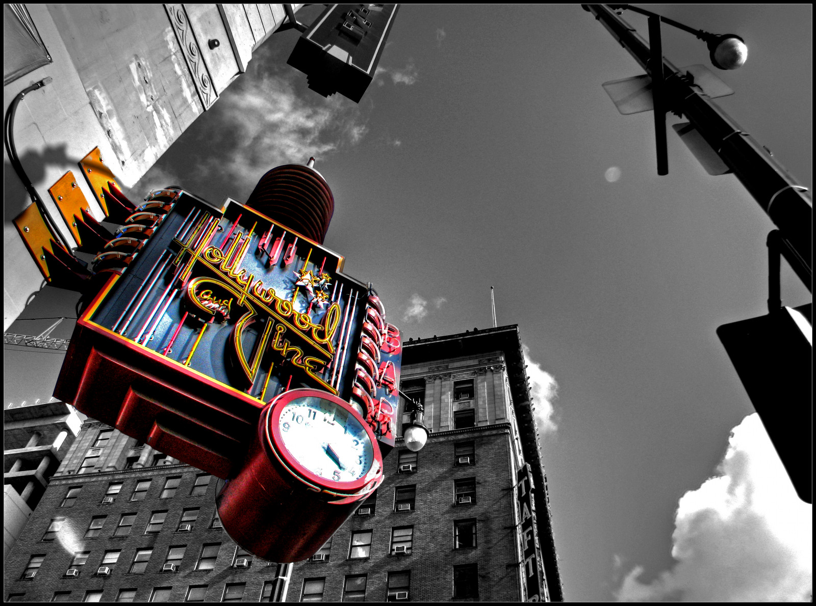 město, ulice, městský, budova, nebe, podepsat, Kánon, HDR, Kalifornie, technika, bar, Hollywood, nízký, Los Angeles, úhel, UMĚNÍ, Taft, Černý a bílý, barva, je, tělesné, 3XP, hodiny, průsečík, réva, bulvár, los, ca, silná rána, angeles, selektivní, Photomatix, grafika, deco, s5, zbarvení, blvd, vybraný, bldg