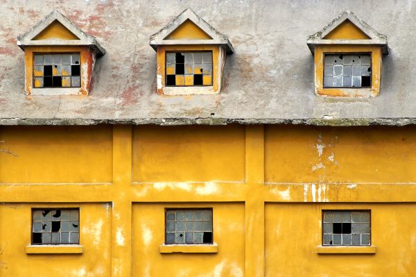 lines,yellow,windows,broken,buildings,rust