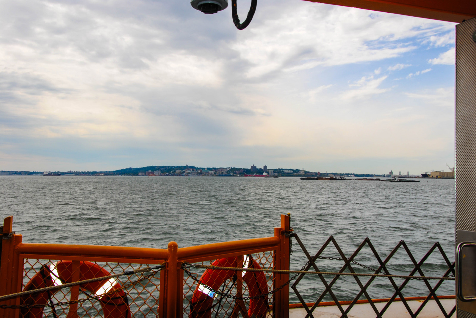 loď, západ slunce, moře, záliv, voda, nebe, vozidlo, mraky, pláž, pobřeží, Spojené státy americké, Manhattan, dovolená, plachtění, trajekt, Pohled, cityview, oceán, budovy, newyork, nás, mrakodrapy, statenislandferry