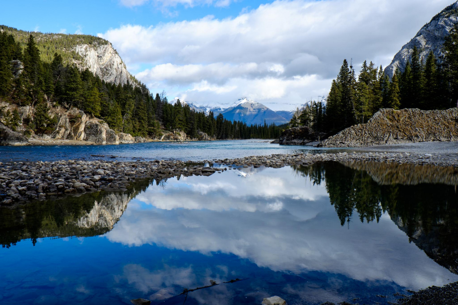 paesaggio, lago, acqua, natura, riflessione, cielo, la neve, inverno, fiume, Canada, Parco Nazionale, fiordo, natura selvaggia, stagno, Alpi, Banca, paesaggio mount, lago del cratere, riserva naturale, Banff, Glacial Lake, nube, albero, montagna, alveo, fuji, Parco Nazionale, torrente, Fujinon, serbatoio, laghetto, montanaro, lago, morfologie montane, catena montuosa, morena, geomorfologia glaciale, fenomeno meteorologico, abbattere, insenatura, Fujix, risorse idriche, mollydogimages