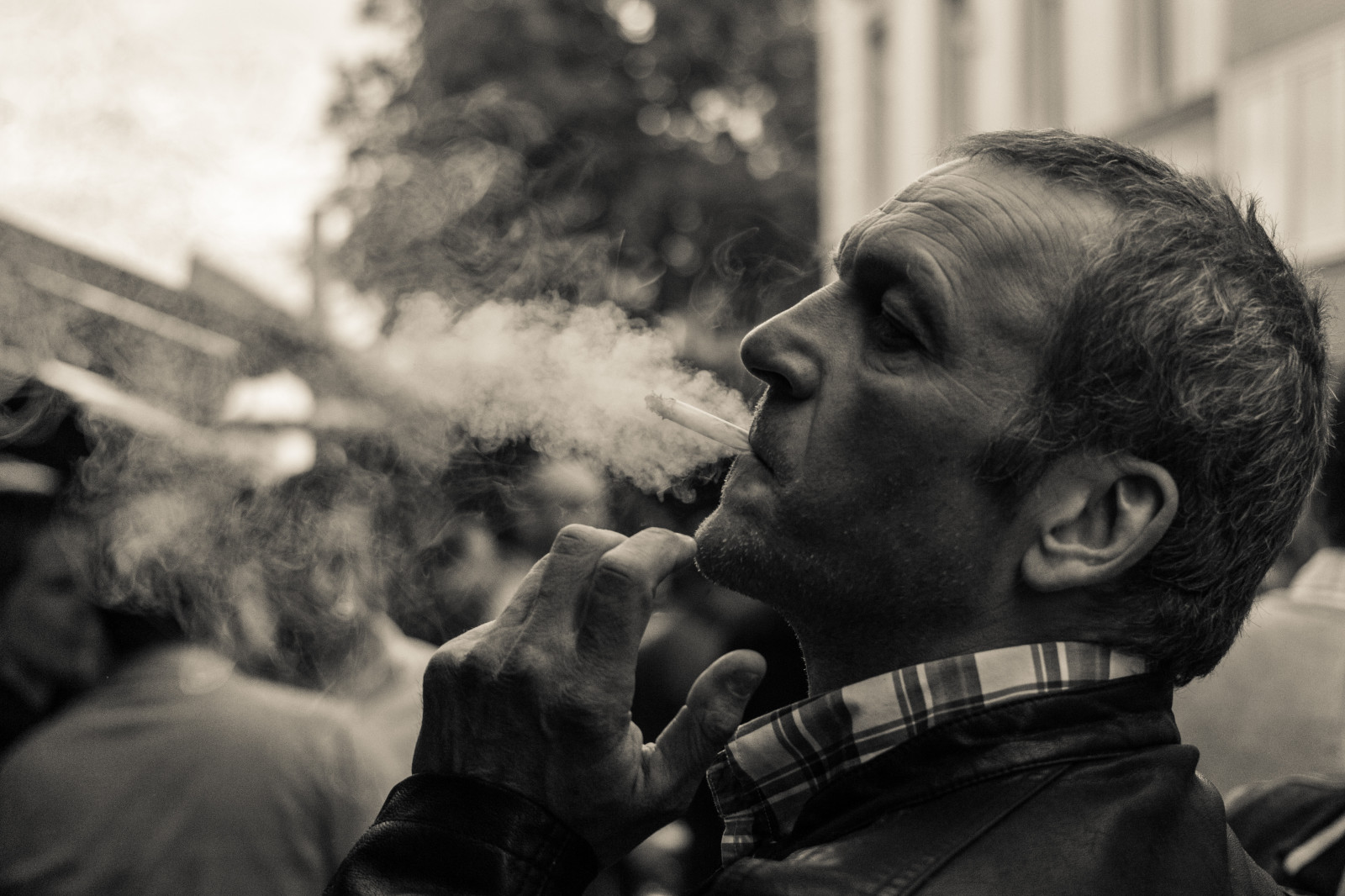 uomo, nero, fotografia, Persona, bianco e nero, fotografia, maschio, human behavior, umano, occhio, fotografia in bianco e nero, monocromo, albero, fotografia di ritratto, ritratto