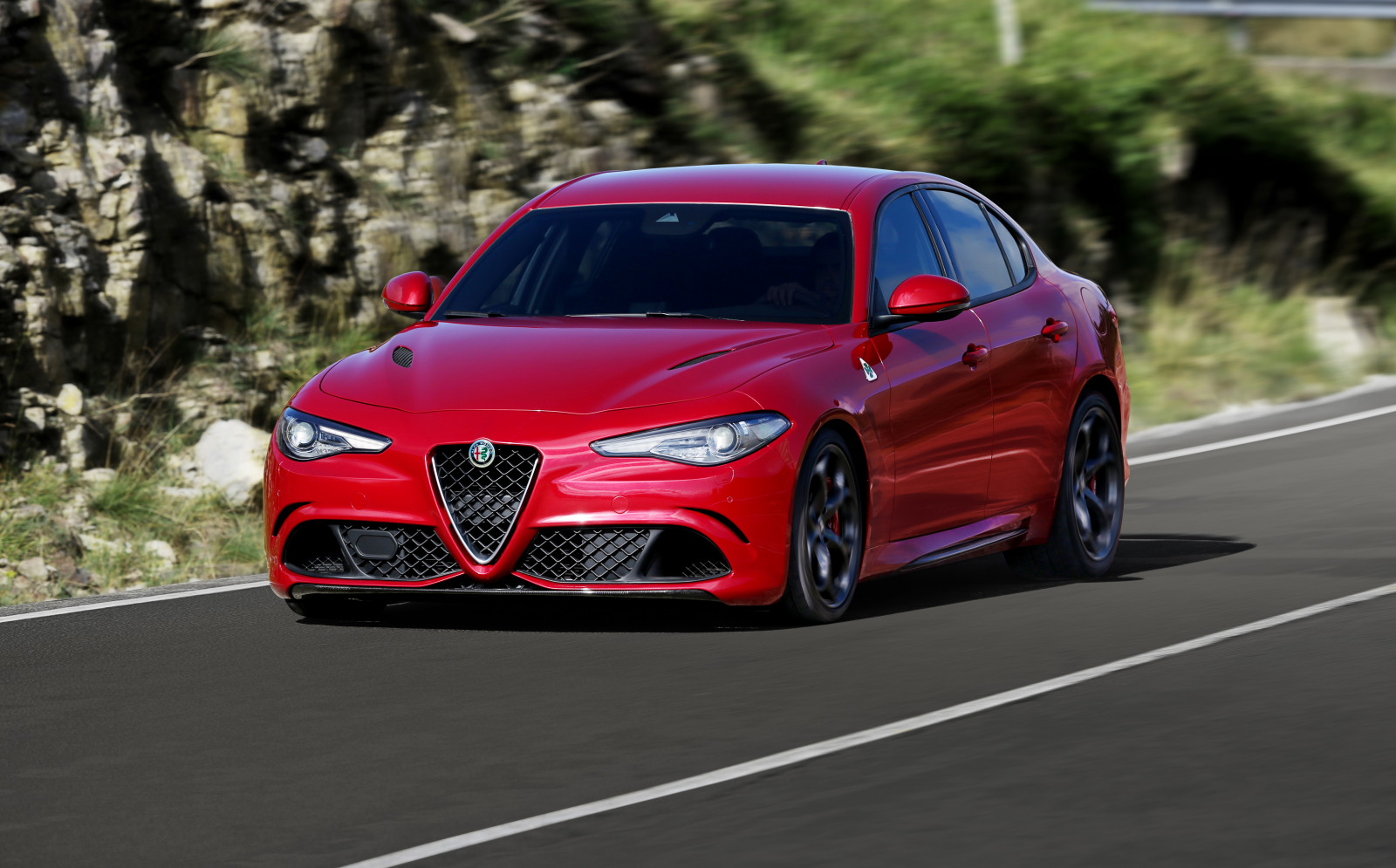 Auto, Fahrzeug, Sportwagen, Mazda, Alfa Romeo, Leistungsauto, Limousine, Netcarshow, Netcar, Auto Bilder, Auto Foto, 2016, Giulia Quadrifoglio, Rad, Supercar, Landfahrzeug, Automobil-Design, Automotive außen, Automobil machen, Luxusfahrzeug, Familienwagen, Exekutivwagen, Sport-Limousine