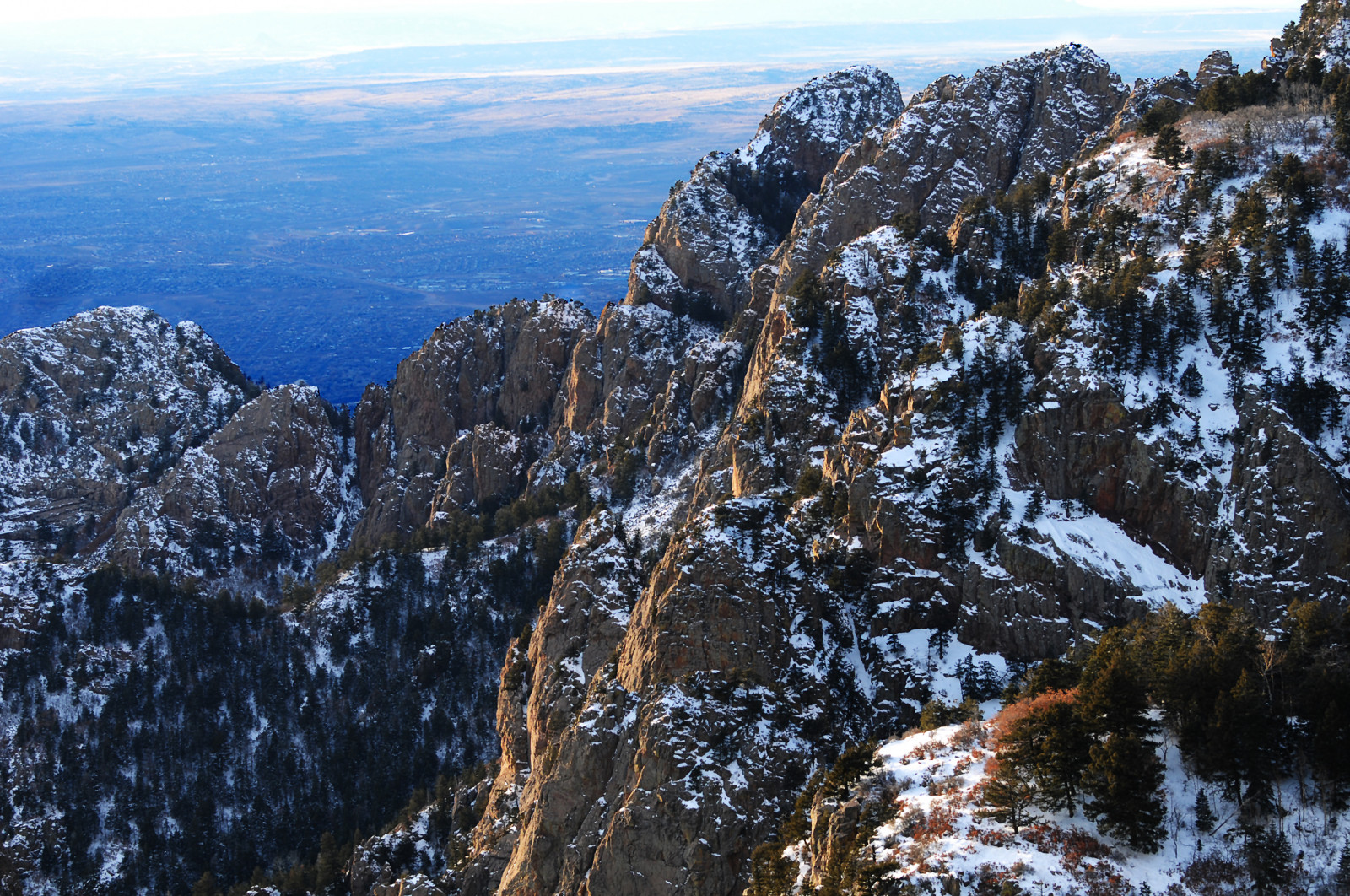 horských reliéf, zima, hora, sníh, divočina, hřbet, nebe, Skála, pohoří, strom, masiv, klesl, zmrazení, Terén, Arte, národní park, sráz, útes, vrcholek, mount scenérie, krajina, geologie, Alpy, kopec, Formace, les, led