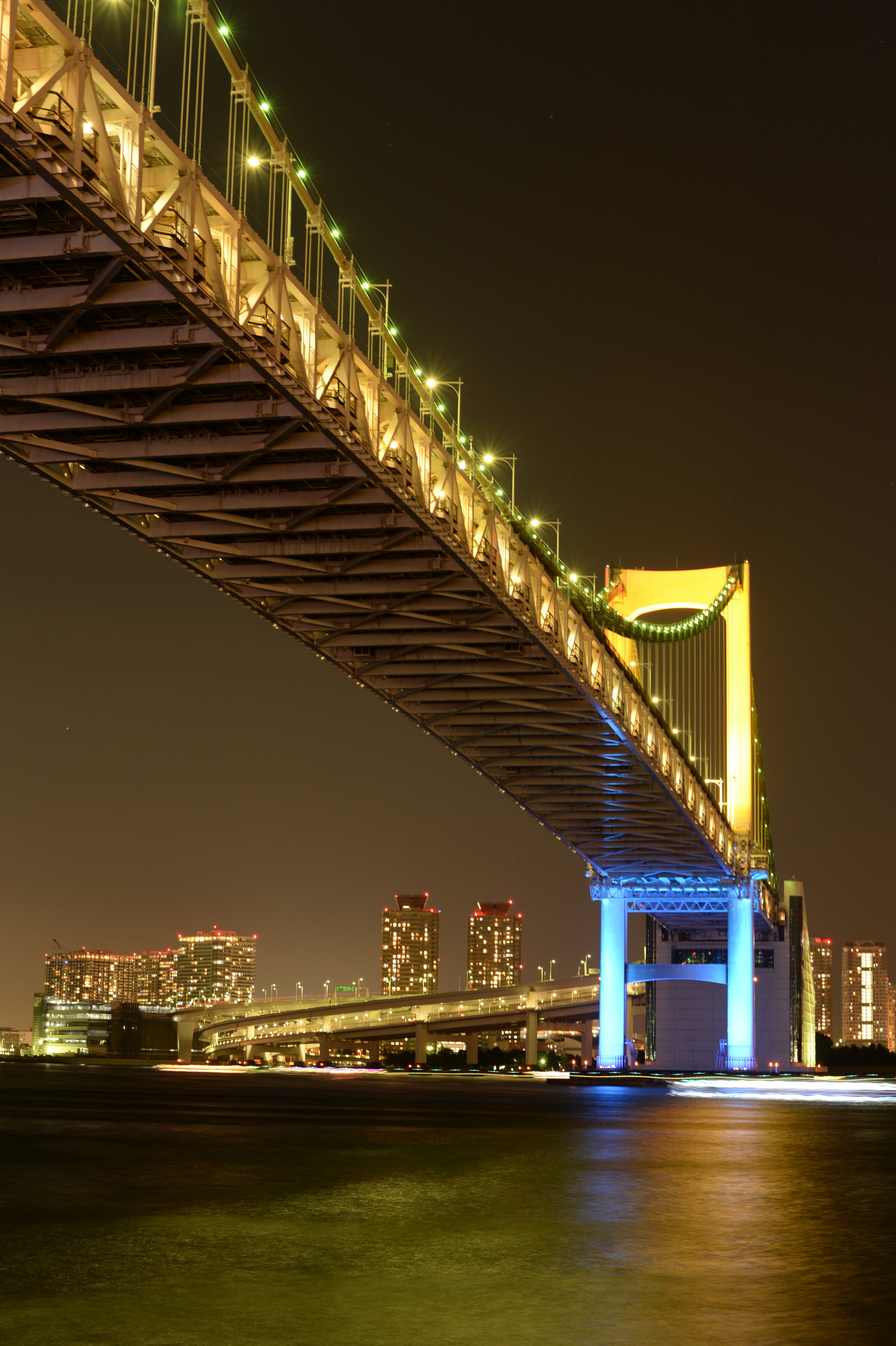 Japonsko, město, panoráma města, noc, architektura, odraz, panoráma, mrakodrap, most, Nikon, soumrak, minout, Tokio, jp, NIKKOR, osvětlené, osvětlení, mezník, duhový most, tokyobay, df, afs58mmf14g, afsnikkor58mmf14g, Metropolitní oblast, nonbuilding struktura, kabel vydržel most