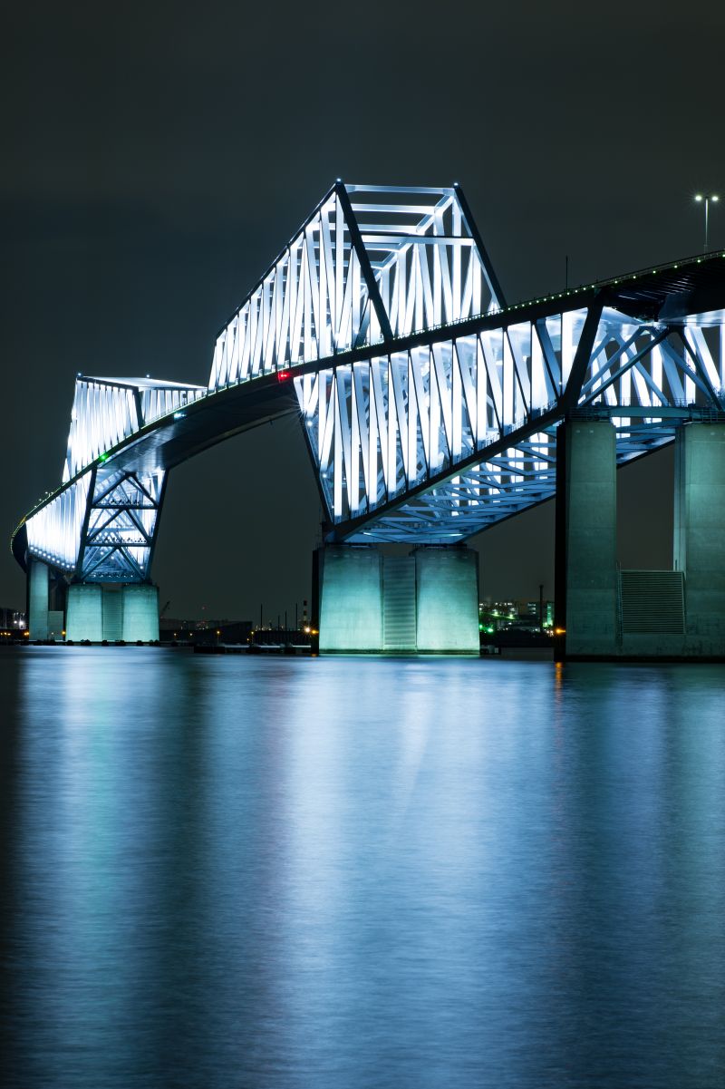 Japán,városkép,éjszaka,építészet,visszaverődés,szimmetria