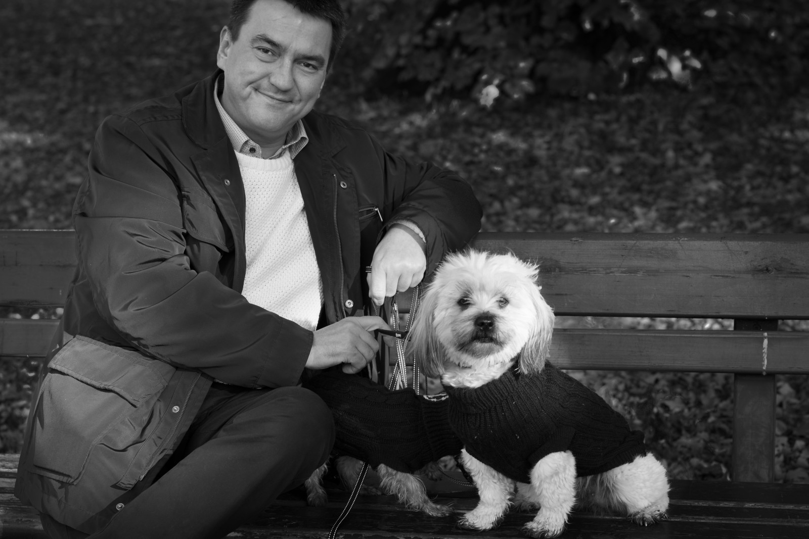 tvář, stromy, lidé, bílý, Černá, zvěř, černobílý, portrét, park, fotografování, Pes, Sony, Švédsko, Domácí mazlíčci, Osoba, Sverige, Ella, Černý a bílý, fullframe, zvíře, podzim, tělesné, usměj se, odpočinout si, zábava, štěně, Göteborg, psík, člověk, les, svartvitt, DJUR, psi, portr tt, fotografie, hostitel, alfa, savec, biancoenero, momentka, sonya7r2, fullformat, Černý a bílý, monochromatické fotografování, obratlovců, portrétní fotografie, čenich, pes jako savec, v stkusten, ansiktet, utflykt, hundar, slottskogen, psí kříženci, psí plemeno, Goteborg, Leef