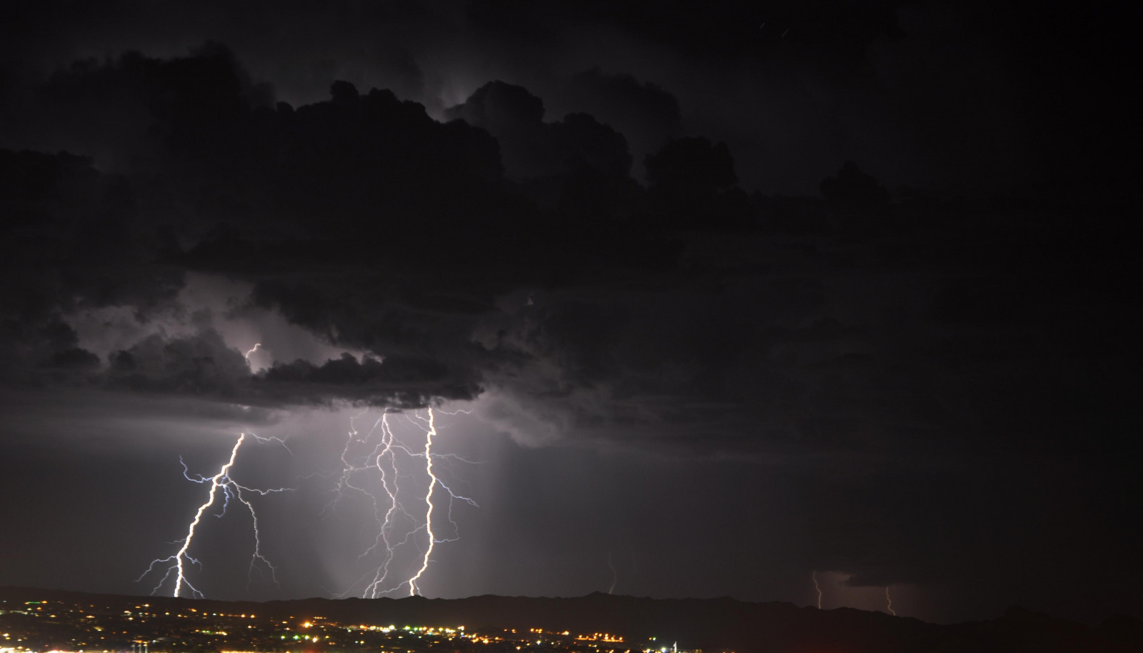 landskab, by, nat, himmel, skyer, lyn, storm, aften, Californien, atmosfære, baggrundsbelysning, Arizona, torden, midnat, skud, Sky, tordenvejr, mørke, fra, meteorologisk fænomen, cumulus, fænomen, Havasu