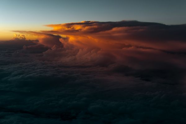 sky,cloud,atmosphere,afterglow,atmospheric phenomenon,Natural landscape