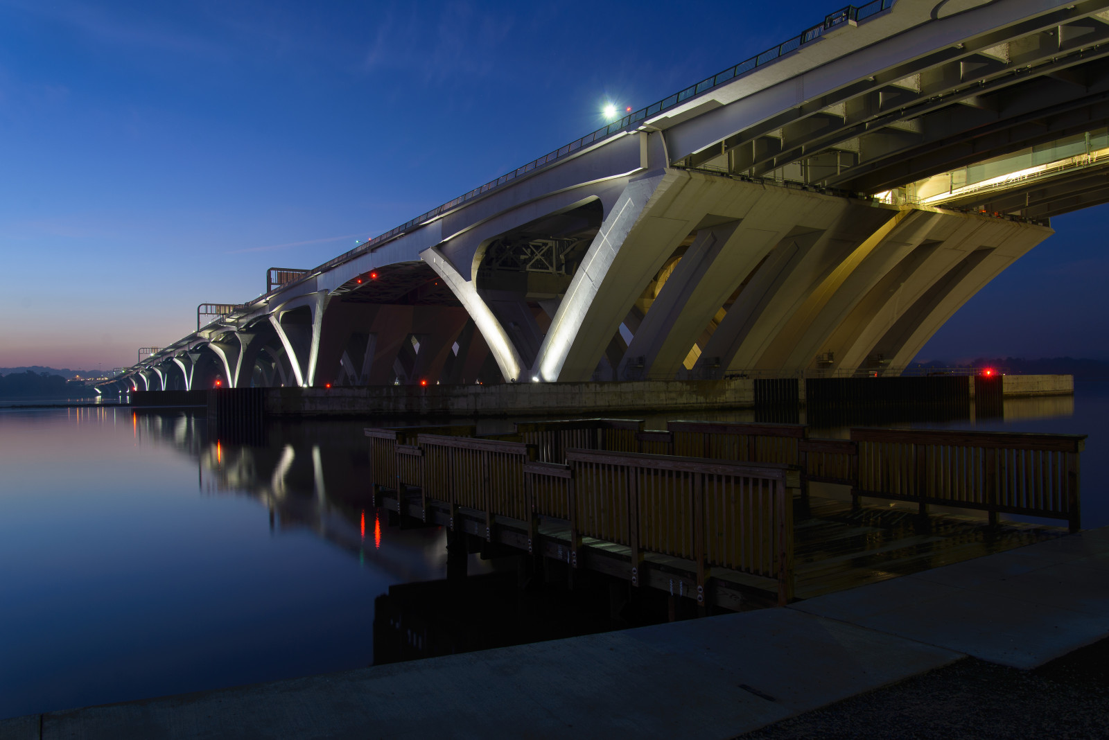 noc, voda, odraz, nebe, svítání, modrý, večer, most, Nikon, soumrak, Alexandrie, struktura, Virginie, Wilson, hodina, svítání, va, 45, D600, 35, vr, 2485, Metropolitní oblast, veřejná doprava, Woodrow, trámový most, fixed link