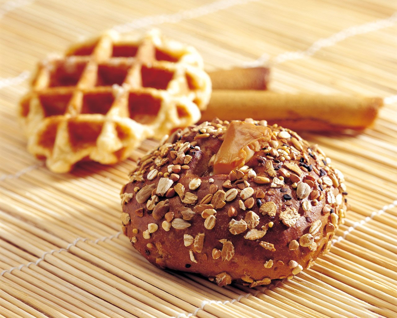 pečivo, ořechy, postřikovačů