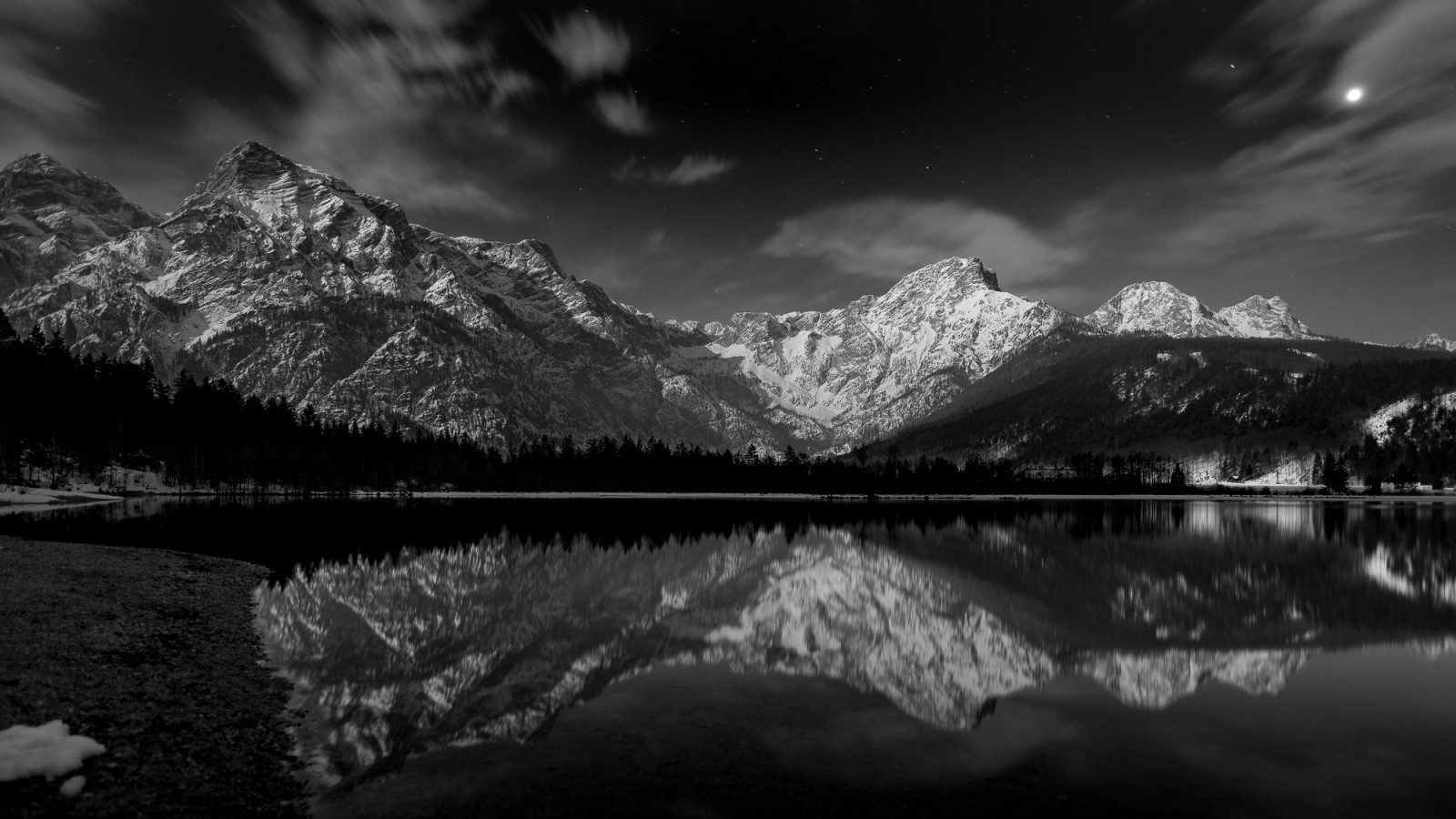 montagne, monocromo, notte, acqua, natura, riflessione, cielo, la neve, fotografia, Luna, chiaro di luna, atmosfera, Nikon, Austria, leggero, longexposure, lungo, esposizione, nube, montagna, F18, tempo metereologico, natur, Luna piena, oscurità, wasser, berge, 20 millimetri, nacht, Salzkammergut, orario invernale, fenomeno atmosferico, sfondo del computer, bianco e nero, fotografia in bianco e nero, morfologie montane, catena montuosa, outdoorphotography, Almsee, Almtal, upperaustria