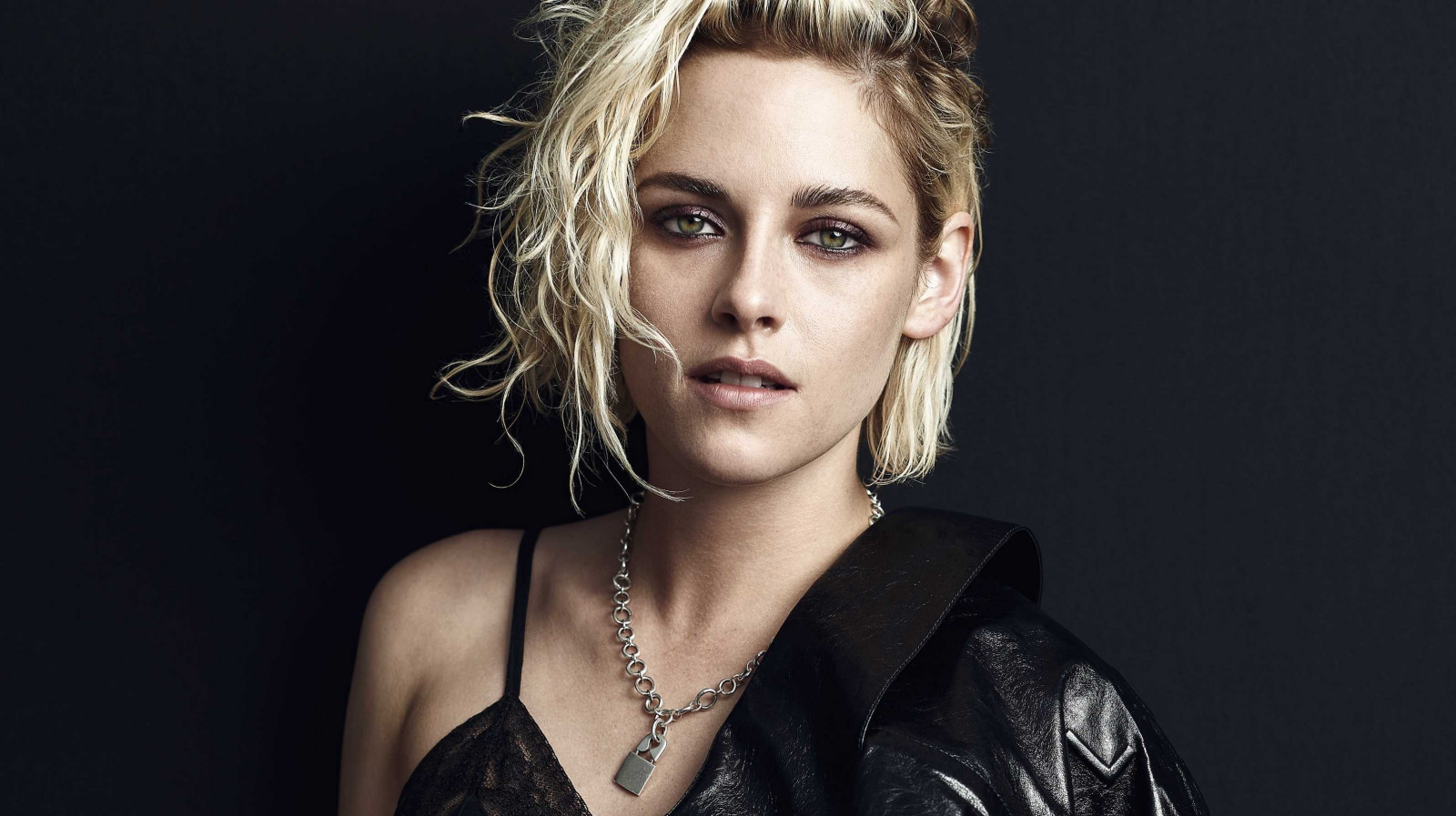 ženy, model, portrét, blondýnka, dlouhé vlasy, černé šaty, osobnost, zpěvák, herečka, Kristen Stewart, móda, vlasy, Osoba, supermodelka, zpěv, přistávací dráha, krása, dáma, účes, portrétní fotografie, focení, hnědé vlasy, písničkář