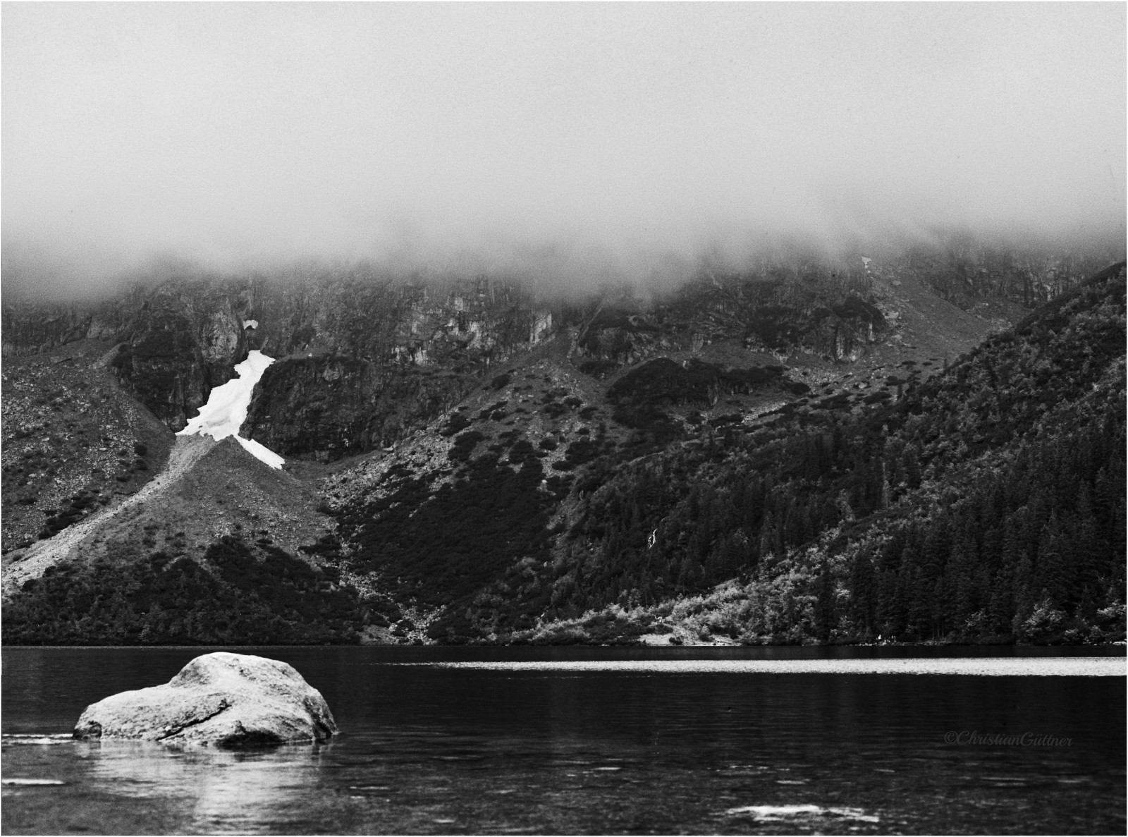 krajina, les, bílý, černobílý, moře, jezero, voda, Příroda, odraz, nebe, sníh, zima, fotografování, mlha, řeka, atmosféra, letní, fjord, kámen, Polsko, zmrazení, Europa, Podhale, Tatra, světlo, Černý a bílý, strom, mlha, Landschaft, hora, tělesné, dimma, analogový, natur, Skog, film, SW, Wald, wasser, baum, natura, krajiny, Berge, licht, letní, polska, schwarzweis, mg za, lato, vysočina, Nebel, Gebirge, jezero, tatry, Černý a bílý, monochromatické fotografování, ledová landform, ROLLEI, jev, mediumformat, Stein, ROLLFILM, schwarzweisfotografie, mittelformat, moerschecodeveloper, zenzabronica, ETRS, ma Opolska, Moerschu, rolleiretro400s, Morskieoko, Tatramountain