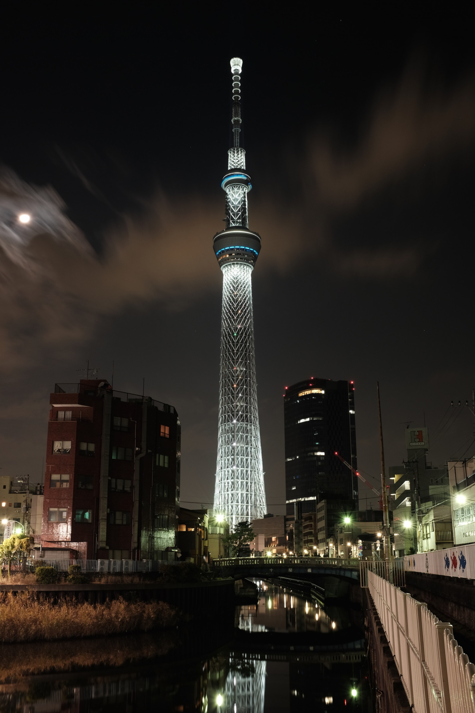 by, bybilledet, nat, afspejling, skyline, skyskraber, aften, tårn, skumring, metropol, Tokyo, Fujifilm, Skytree, lys, downtown, mørke, Fujinon, milepæl, Tokyo Skytree, classicchrome, x, x100, x100t, newyearspecial, byområde, atmosfære af jord, hovedstadsområde, menneskelig bosættelse, højhus