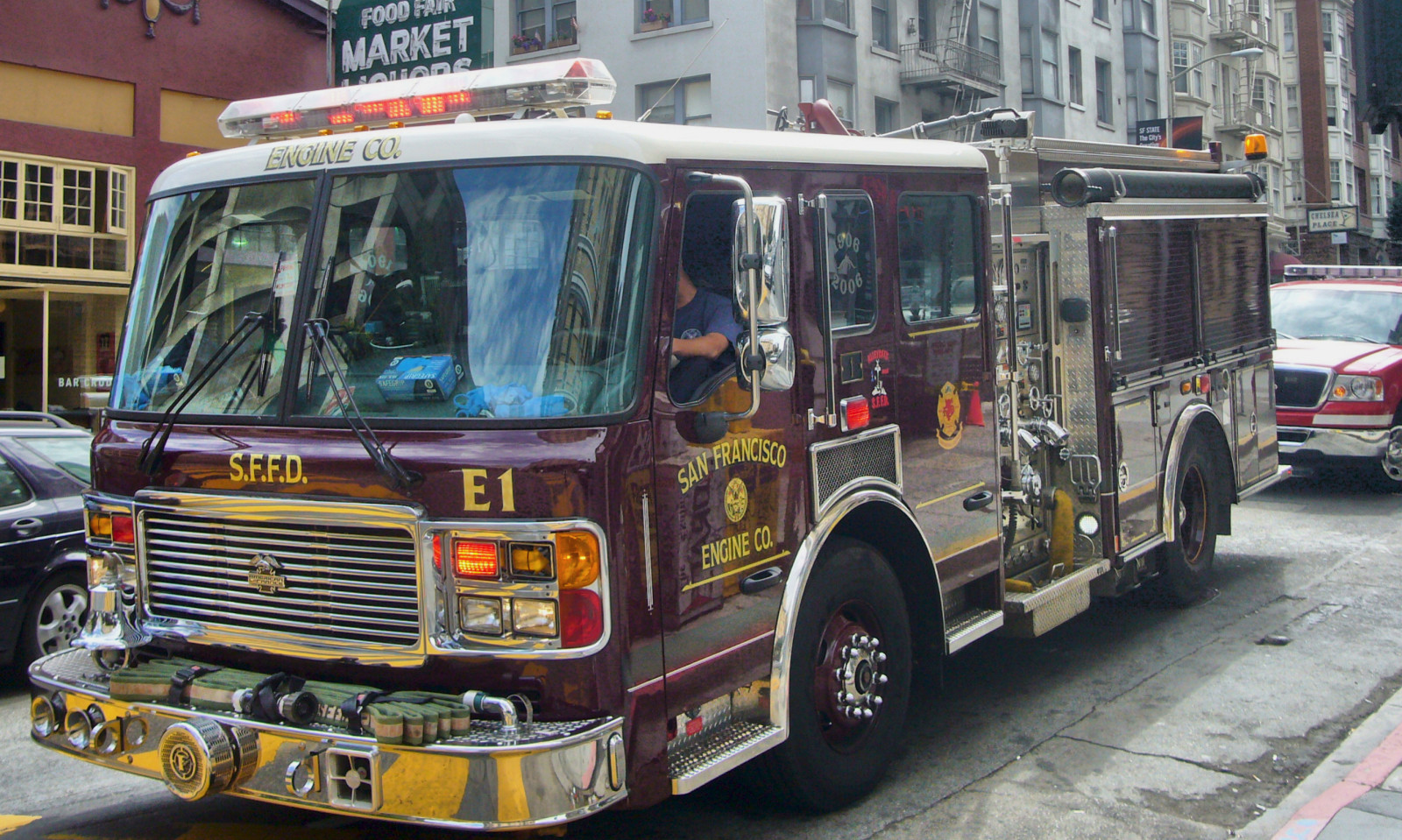 2005, sf, Sanfrancisco, Californien, gade, rejse, lys, rød, USA, farve, farver, station, gul, jaune, lastbil, Rouge, brand, fotografering, 1, os, farverig, ørn, 911, Alf, led, brandbil, amerikansk, brandmand, Fujifilm, Heroes, brandmænd, sffd, brandstation, firehouse, nødsituation, brandmand, 112, ems, e1, Brandvæsen, brandvæsen, Lafrance, Californie, fd, pompiers, lightbar, firefihting