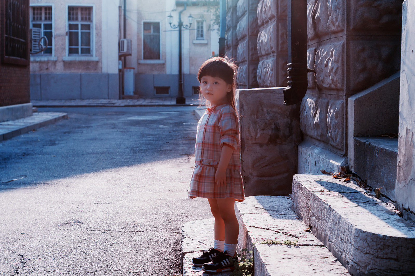tempel, gade, børn, dans, skygge, sidder, vinter, vej, blå, Sol, baby, liv, forår, Person, orientalsk, PENTAX, infrastruktur, dynamisk, lys, farve, efterår, rejse, barn, pige, skønhed, barndom, lille, en, figur, øjeblikkelig, det, i, sæson, fotografi, billede, øjebliksbillede, humane positioner
