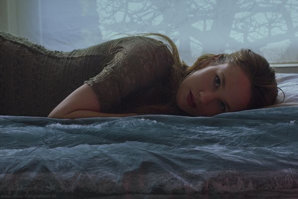 water,model,bed,beauty,sad,fantasy