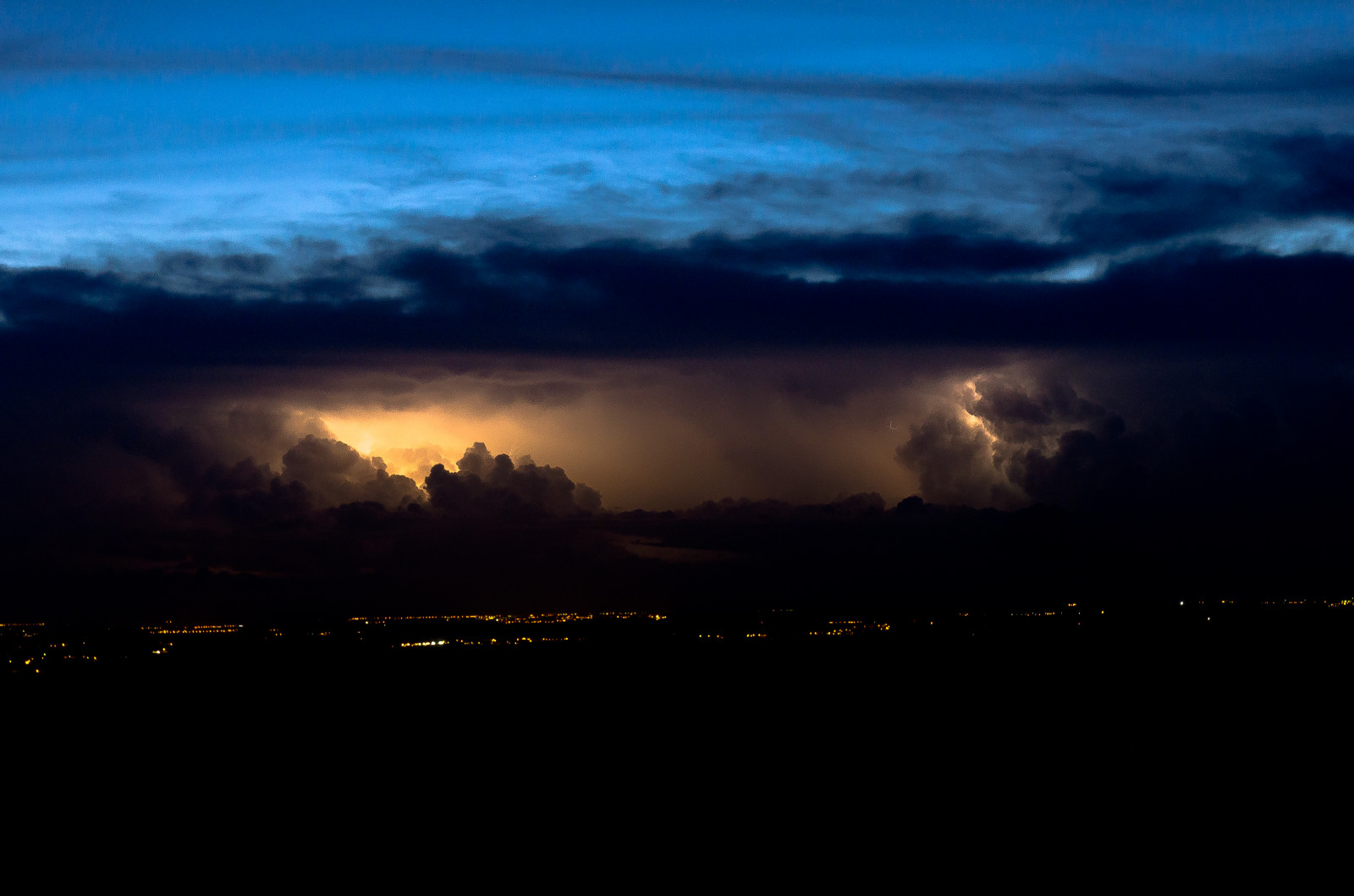 slunečnímu záření, krajina, západ slunce, noc, nebe, Blesk, bouřka, večer, ráno, vítr, horizont, atmosféra, soumrak, hrom, půlnoc, mrak, svítání, bouřka, tma, během dne, energie, počítač tapeta, Atmosféra Země, odlesk, meteorologický jev, kupa, jev