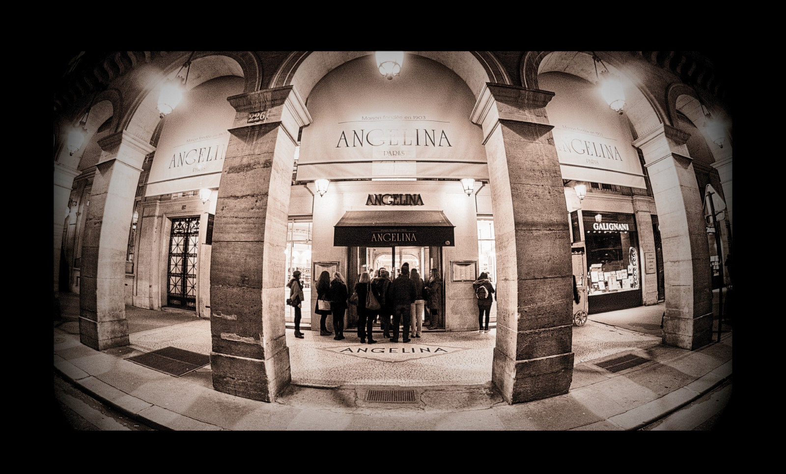 vinduer, mennesker, Paris, Frankrig, monokrom, butik, sepia, Canon, bygninger, Europa, chokolade, fiskeøje, fortov, angelina, sti, Opteka, optekafisheye, cannon600d