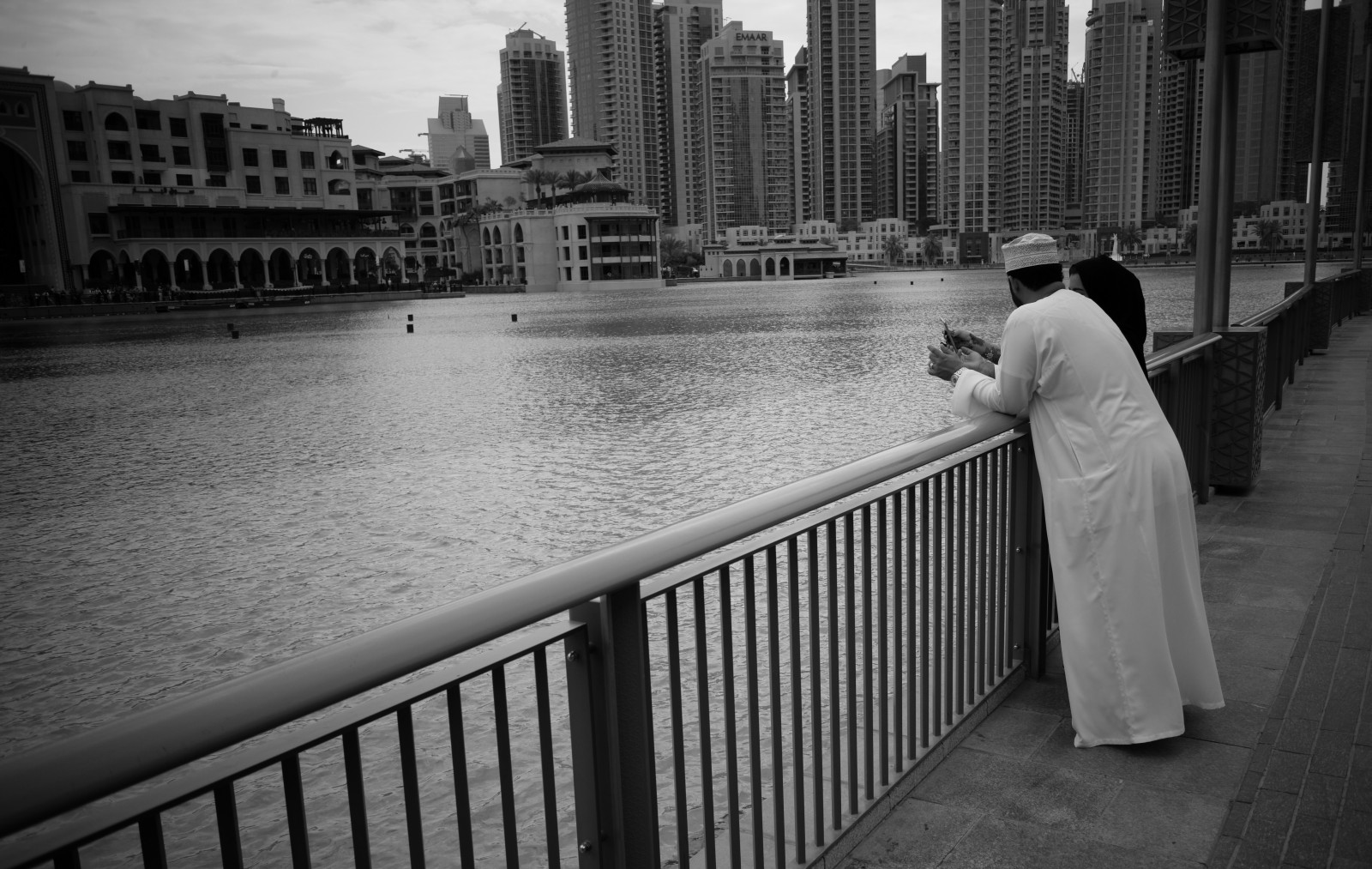 lidé, bílý, Černá, černobílý, ulice, fotografování, dubaj, Černý a bílý, tvar, fotografie, uae, Černý a bílý, monochromatické fotografování, mydubai, leicam240, dubaimall, summaron28mm