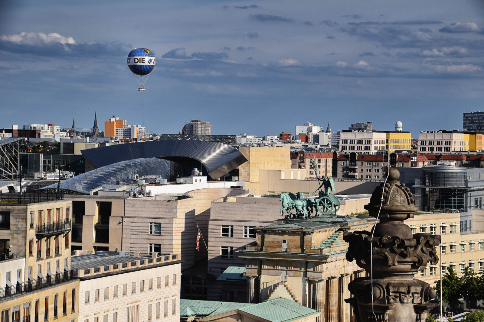 by, bybilledet, arkitektur, køretøj, fly, skyline, Tyskland, glas, by, Europa, Berlin, dome, lys, Glas, downtown, udendørs, cityview, de, parlament, tyskland, Forbundsdagen, Repræsentanternes Hus, thedome, insidethedome, reichstagdome, friedrichebertplatz, thenationalparliamentofthefederalrepublicofgermany, milepæl, byområde, luftfotografering