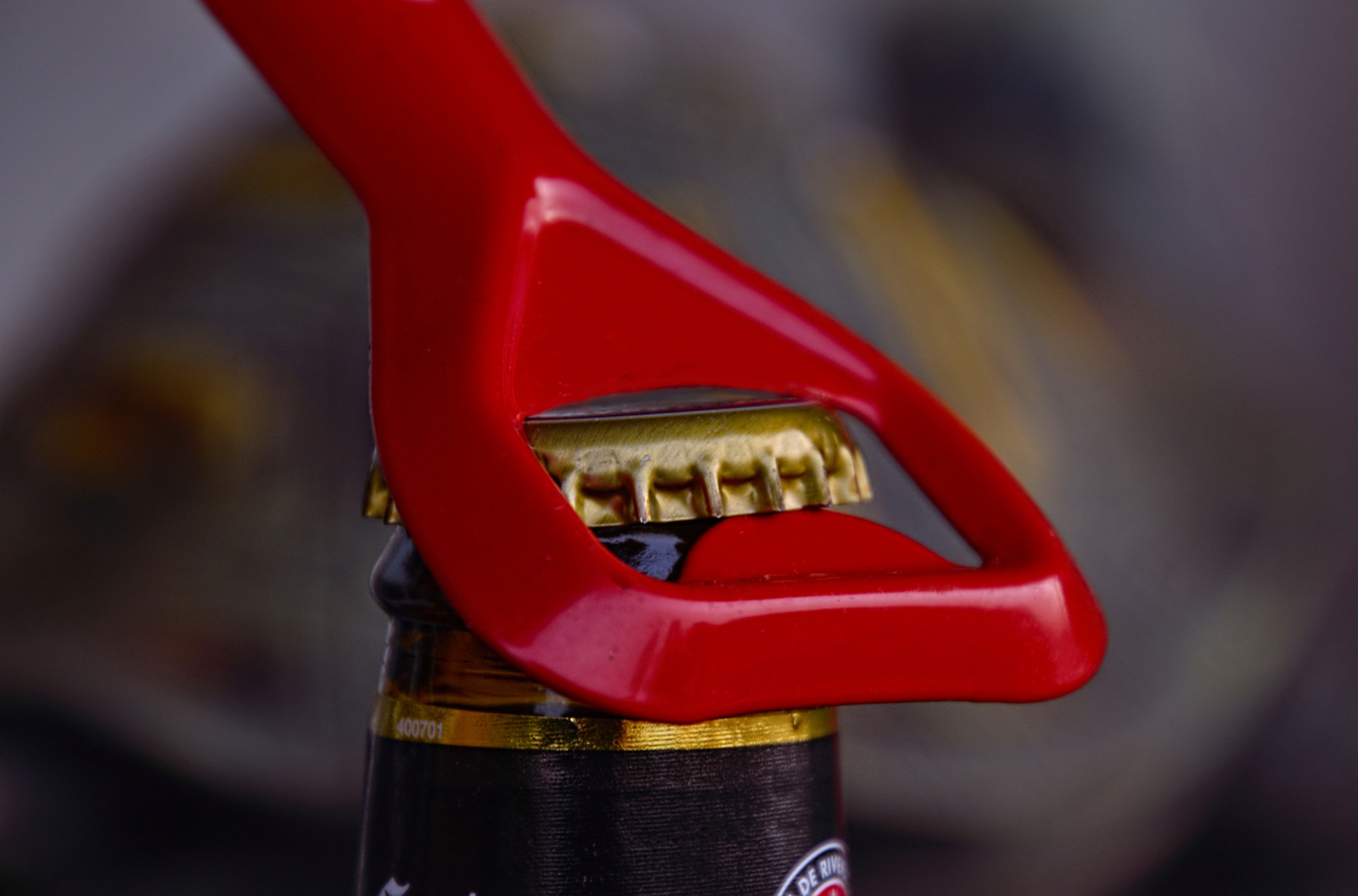 ภายใน, ขวด, ภายใน, botella, เบียร์, Cerveza, biere, Birra, Chapa, ฝาขวด, ทอง, Dorada, สีแดง, rojo, ในระหว่าง, ระหว่าง, entre, espacios, พื้นที่, MM, macromondays, อืม, Nikon, แมโคร, dslr, d5300, tamron, anavillar, anavicor