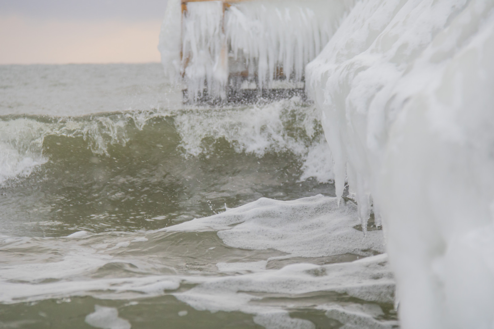 hvid, hav, vand, sne, vinter, is, kyst, Fryser, vejr, er, sæson, ocean, bølge, sn, Vatten, vinter, hav, Smygehamn, exif model canoneos760d, geocountry, kamera gør kanon, geocity, kameramodel canoneos760d, geostate, geolocation, exif linse efs18200mmf3556is, exif åbning 56, exif gøre kanon, exif focallength 130mm, exif isospeed 640, snestorm, atmosfærisk fænomen, vind-bølge