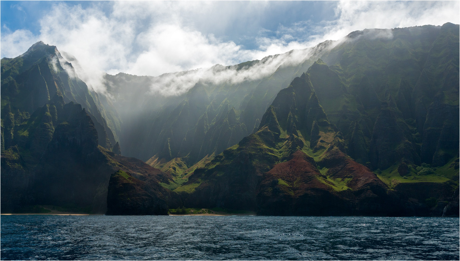 landskab, bjerge, hav, sø, vand, natur, Stillehavet, afspejling, himmel, fotografering, skyer, klipper, fjorden, Alperne, Sky, bjerg, loch, atmosfærisk fænomen, bjergrige landskabsformer, landskabsform, geografisk funktion, bjergkæde, iskold landskabsform