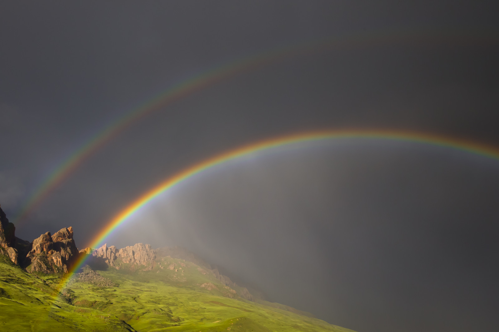 slunečnímu záření, krajina, západ slunce, noc, Asie, Čína, kopec, Příroda, odraz, nebe, asijský, déšť, mraky, bouřka, Cestovní ruch, zelená, mlha, duhy, atmosféra, čínština, jitřenka, Tibet, oblouk, světlo, Krásná, scenérie, cestovat, hora, duha, fotografie, dvojnásobek, fotografie, prohlídka, nádherný, obraz, obrázek, pix, neuvěřitelný, okázalý, canonef1635mmf28liiusm, Atmosféra Země, meteorologický jev, stráň, canoneos1dx, tibetský, ekoturistika, tibetanplateau, Qinghai, paulbjones