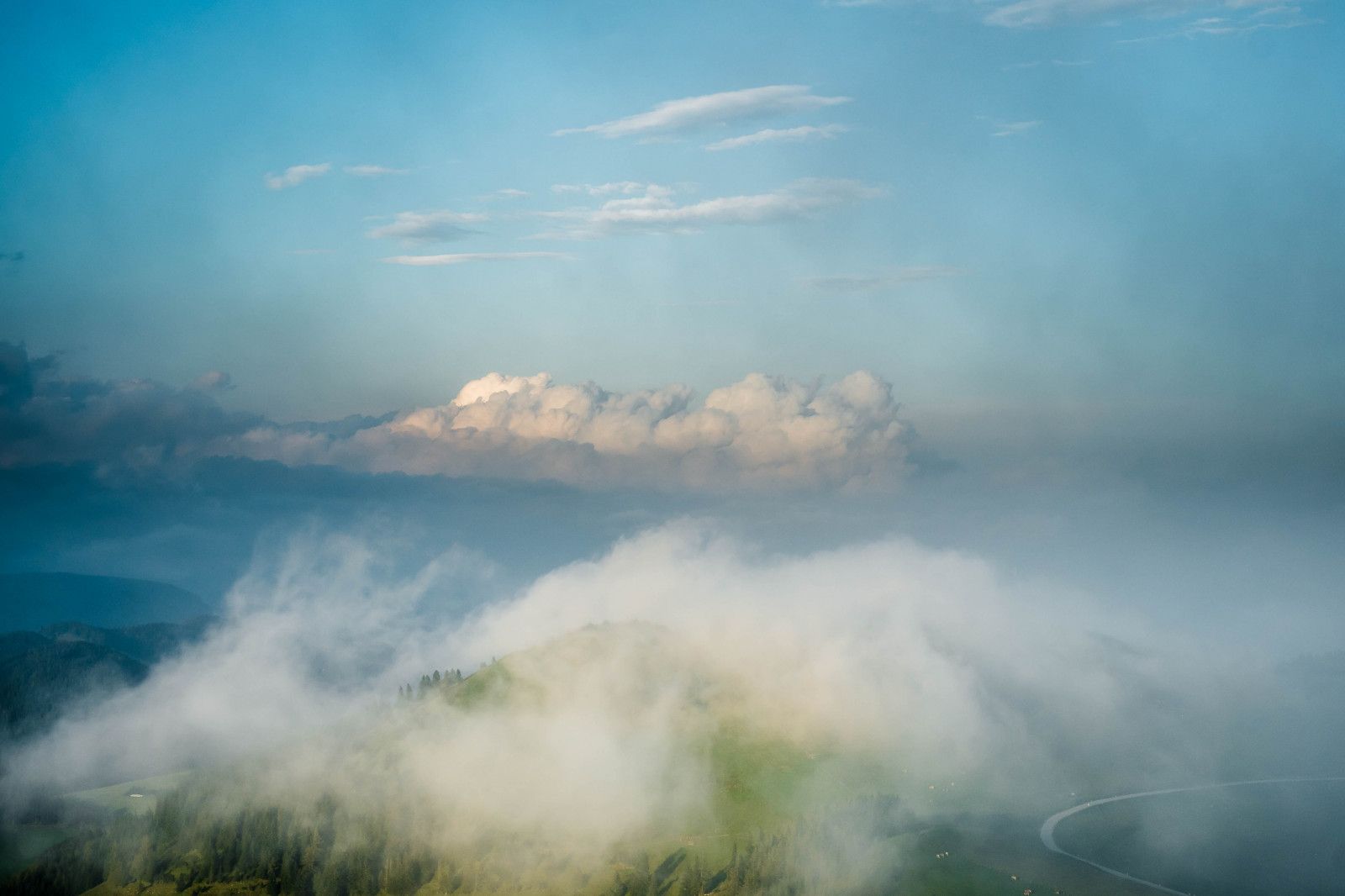 slunečnímu záření, stromy, krajina, moře, Příroda, nebe, mraky, bouřka, zelená, modrý, ráno, mlha, horizont, atmosféra, Rakousko, 35MM, Fujifilm, světlo, mrak, Landschaft, Pohled, počasí, svítání, vlna, barva, nebe, natur, fuji, mraky, b UME, Osterreich, Steiermark, Štýrsko, atmosférický jev, Atmosféra Země, mořská vlna, meteorologický jev, kupa, alm