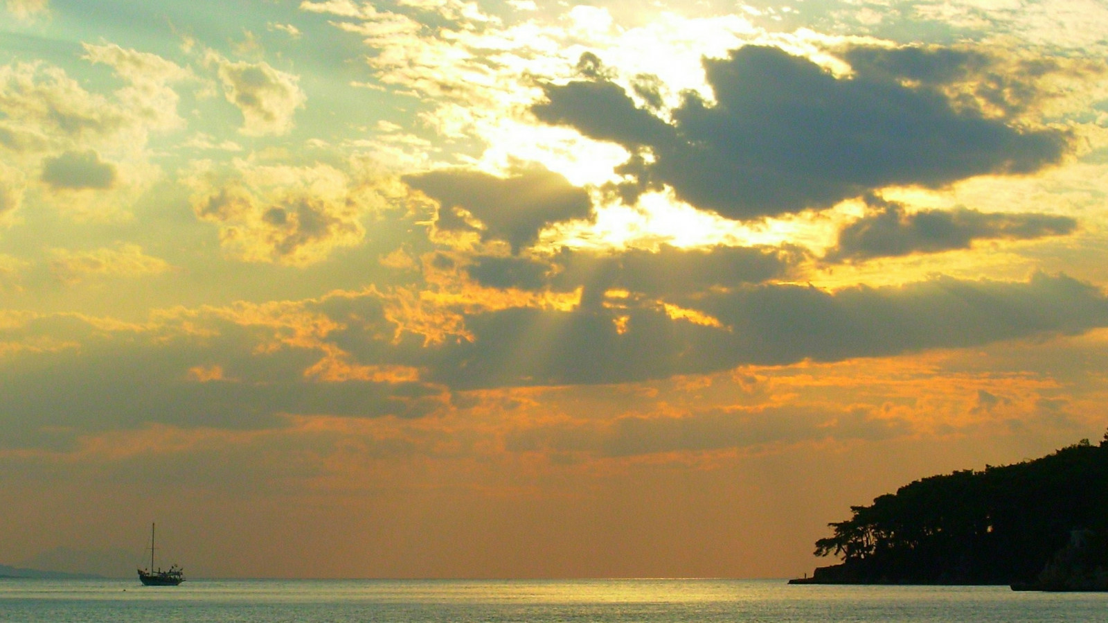 ท้องฟ้า, ขอบฟ้า, ทะเล, เมฆ, สายัณห์, พระอาทิตย์ตก, เงียบสงบ, พระอาทิตย์ขึ้น, เช้า, บรรยากาศ, กลางวัน, มหาสมุทร, แสงแดด, น้ำ, ตอนเย็น, ฝั่ง, ดวงอาทิตย์, รุ่งอรุณ, พลบค่ำ, Cumulus, ท้องฟ้าสีแดงตอนเช้า, วอลล์เปเปอร์คอมพิวเตอร์, ปรากฏการณ์ทางอุตุนิยมวิทยา