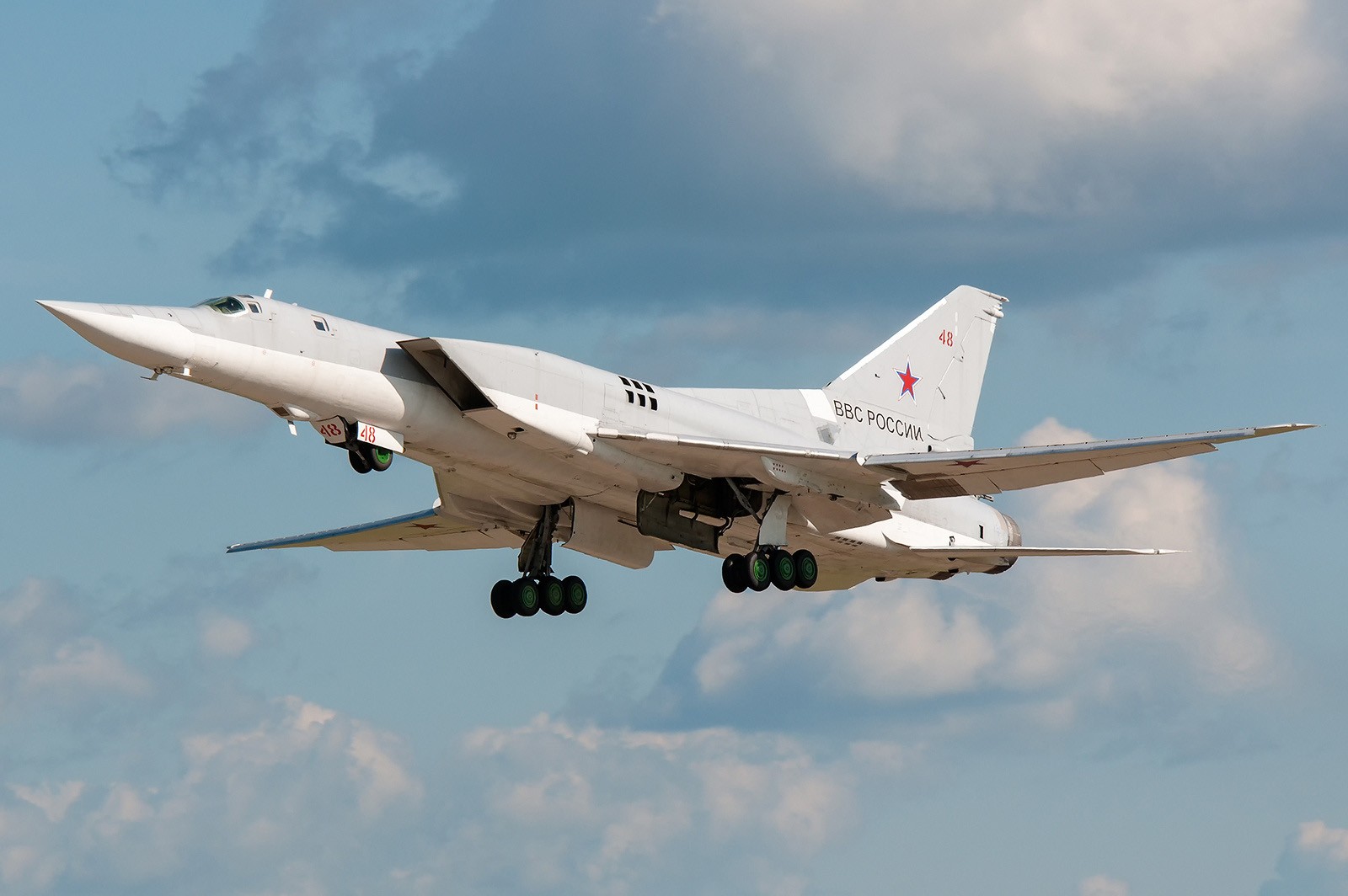 vozidlo, letoun, letadlo, Boeing, Boeing 777, vojenská letadla, Ruské letectvo, Bombardér, Boeing 747, letectvo, Tupolev Tu 22M3, Vzlétnout, letectví, křídlo, letecká linka, Atmosféra Země, stíhací letoun, dopravní letoun linkový, proudová letadla, širokým trupem letadla