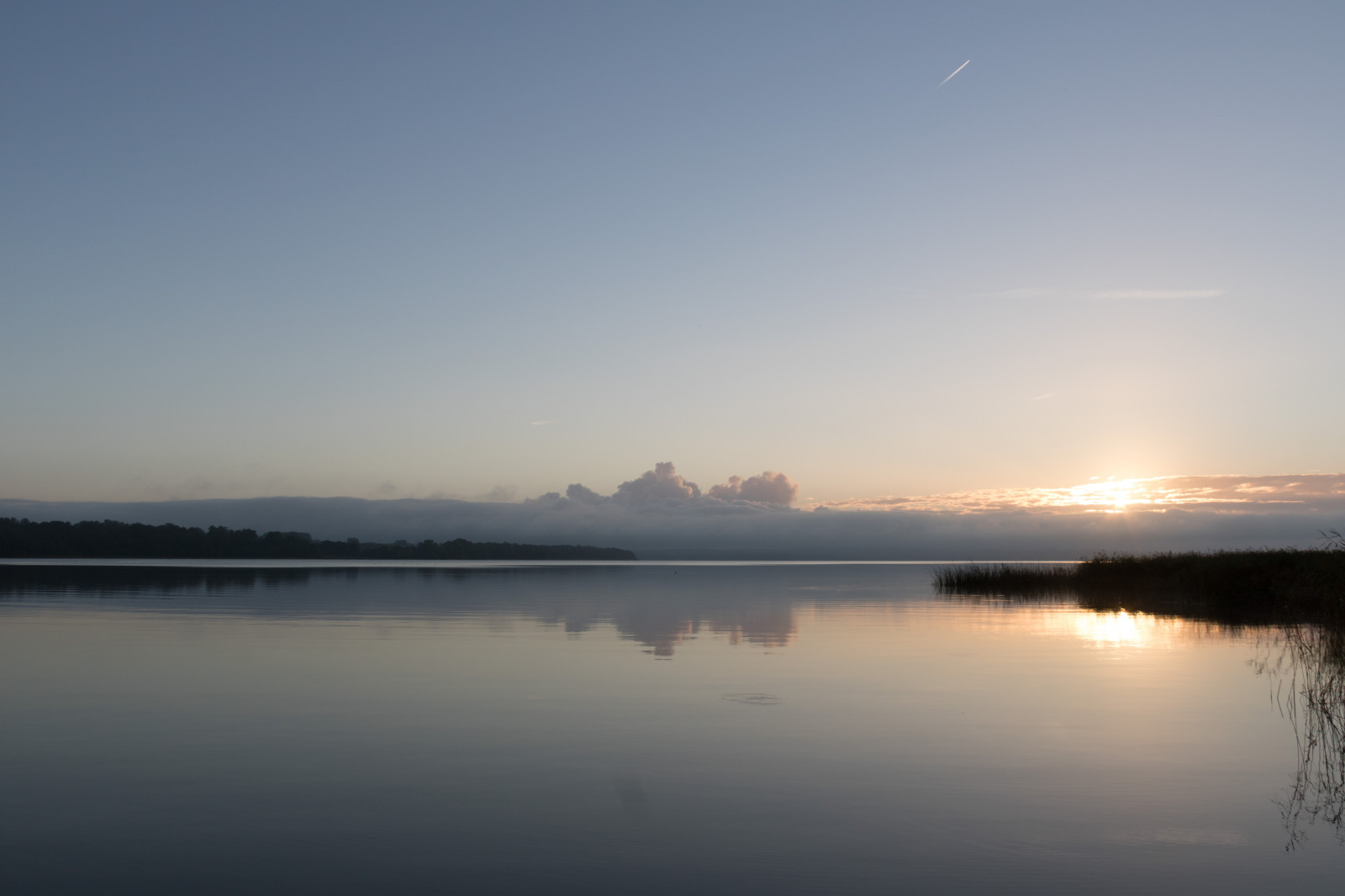 slunečnímu záření, západ slunce, moře, záliv, jezero, odraz, nebe, svítání, večer, ráno, řeka, slunce, horizont, soumrak, Klid, klid, mrak, svítání, h r, sj, soluppg ng, gryning, exif modelu canoneos760d, geocountry, Kamera aby kánon, geocity, Model fotoaparátu canoneos760d, geostate, geolocation, EXIF čočka efs18200mmf3556is, exif aby kánon, EXIF isospeed 100, EXIF otvor 80, exif focallength 18mm, ringsj n, straringsj n, nádrž, jezero, atmosférický jev, tělo z vody